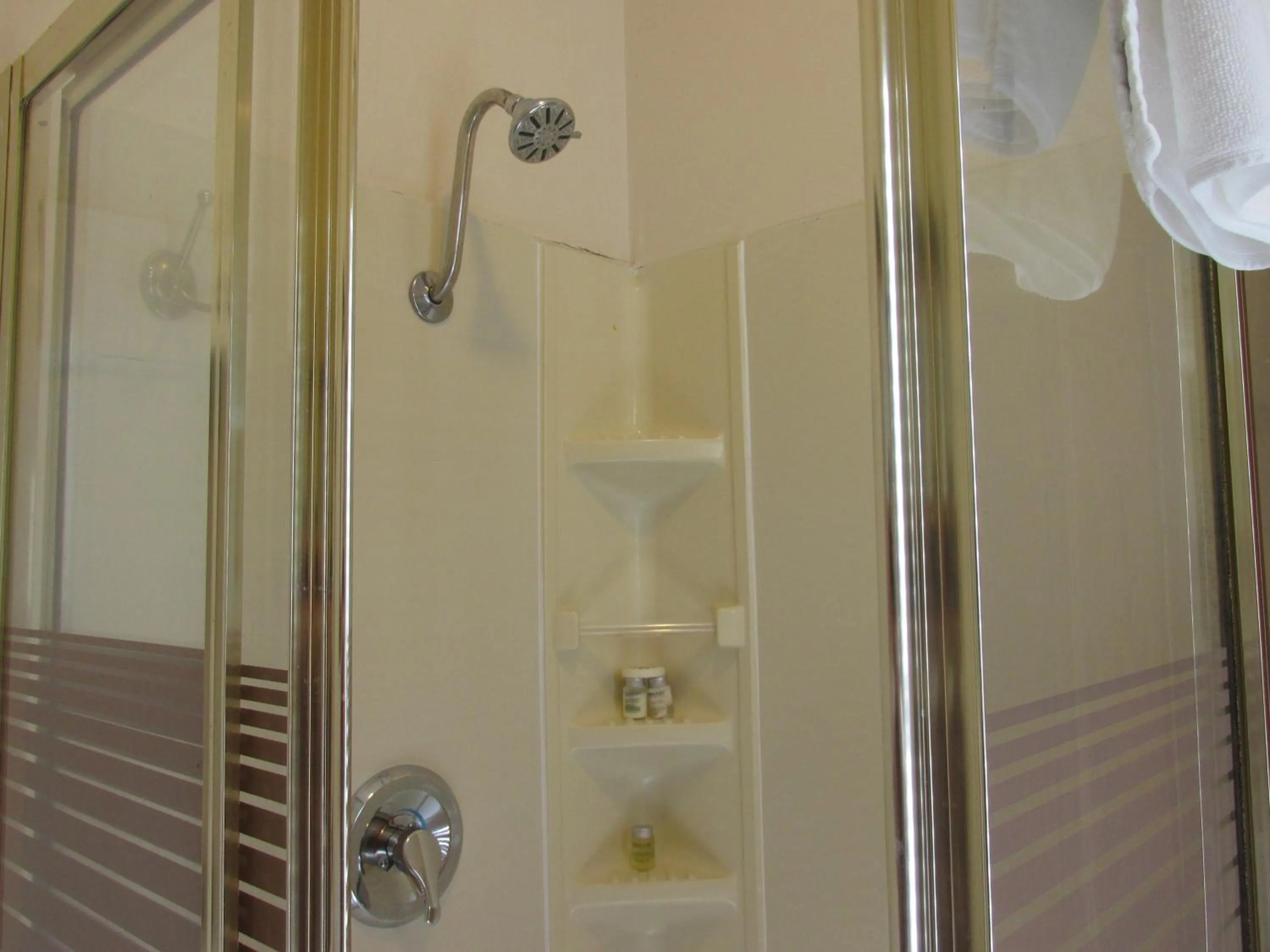 Shower in The Charleston Inn Hendersonville NC