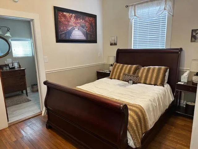 Bedroom, Bed in The Charleston Inn Hendersonville NC