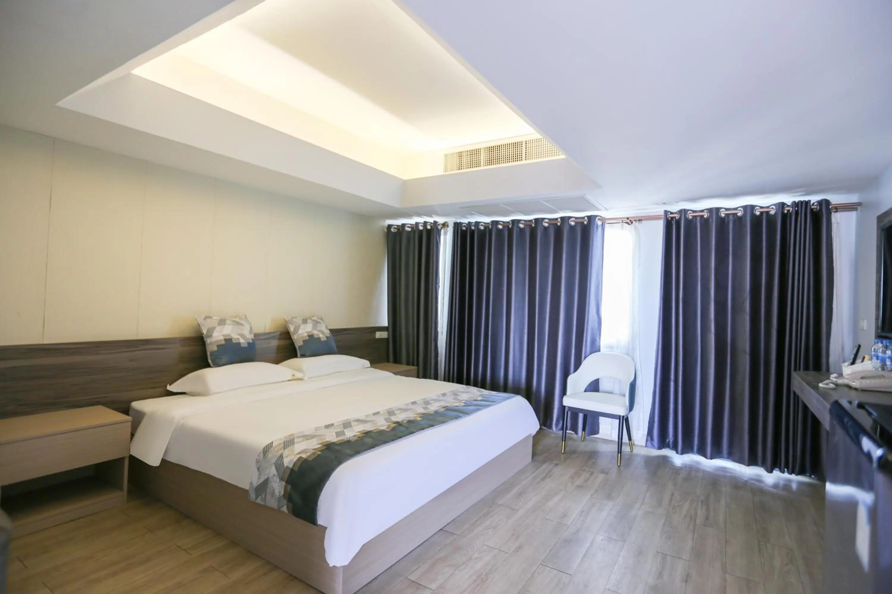 Bed in Xinmylin Boutique