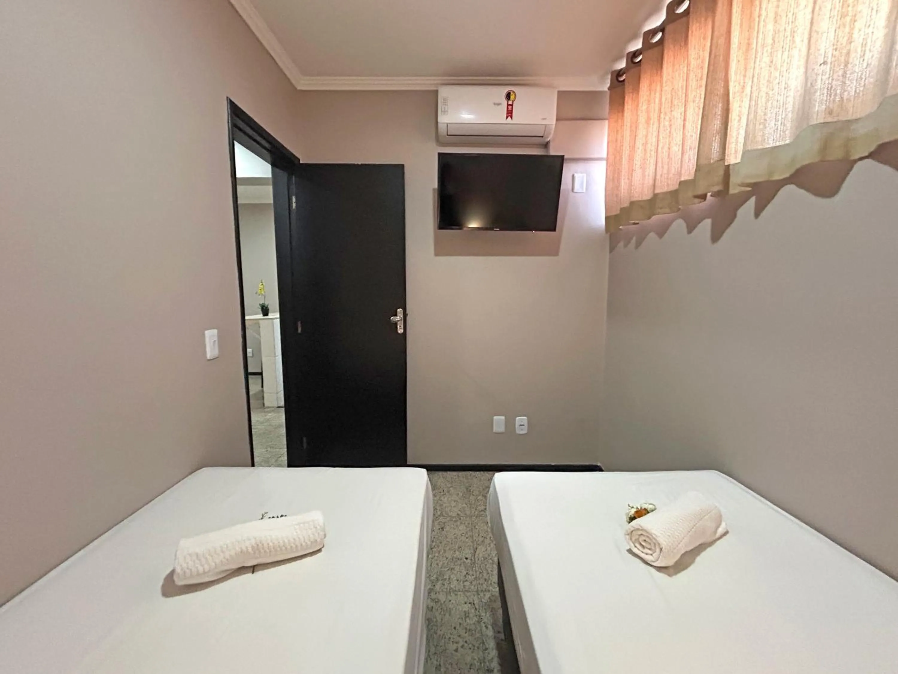 Bed in Hotel Econotel by Bsb Inn