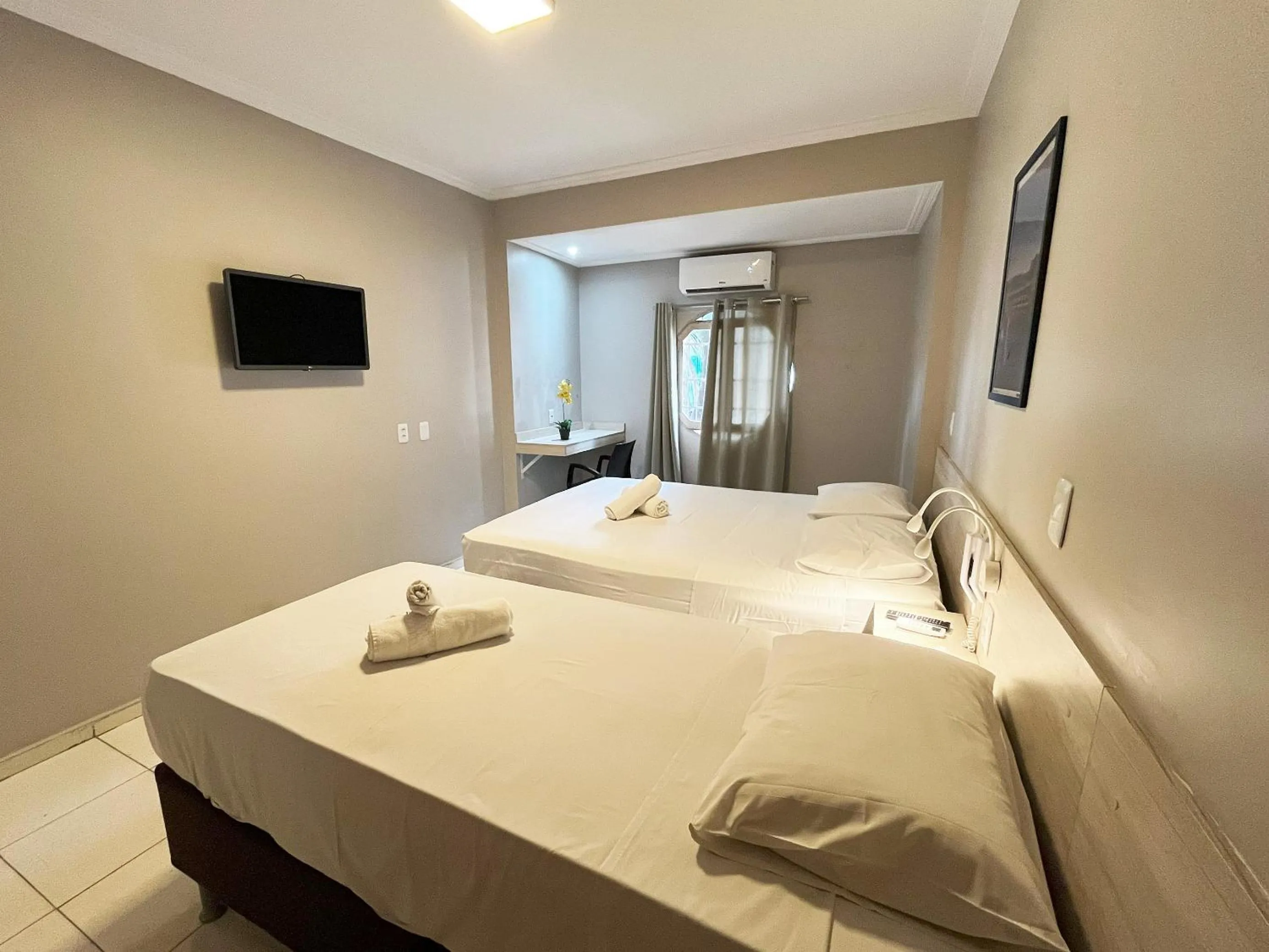 Bed in Hotel Econotel by Bsb Inn