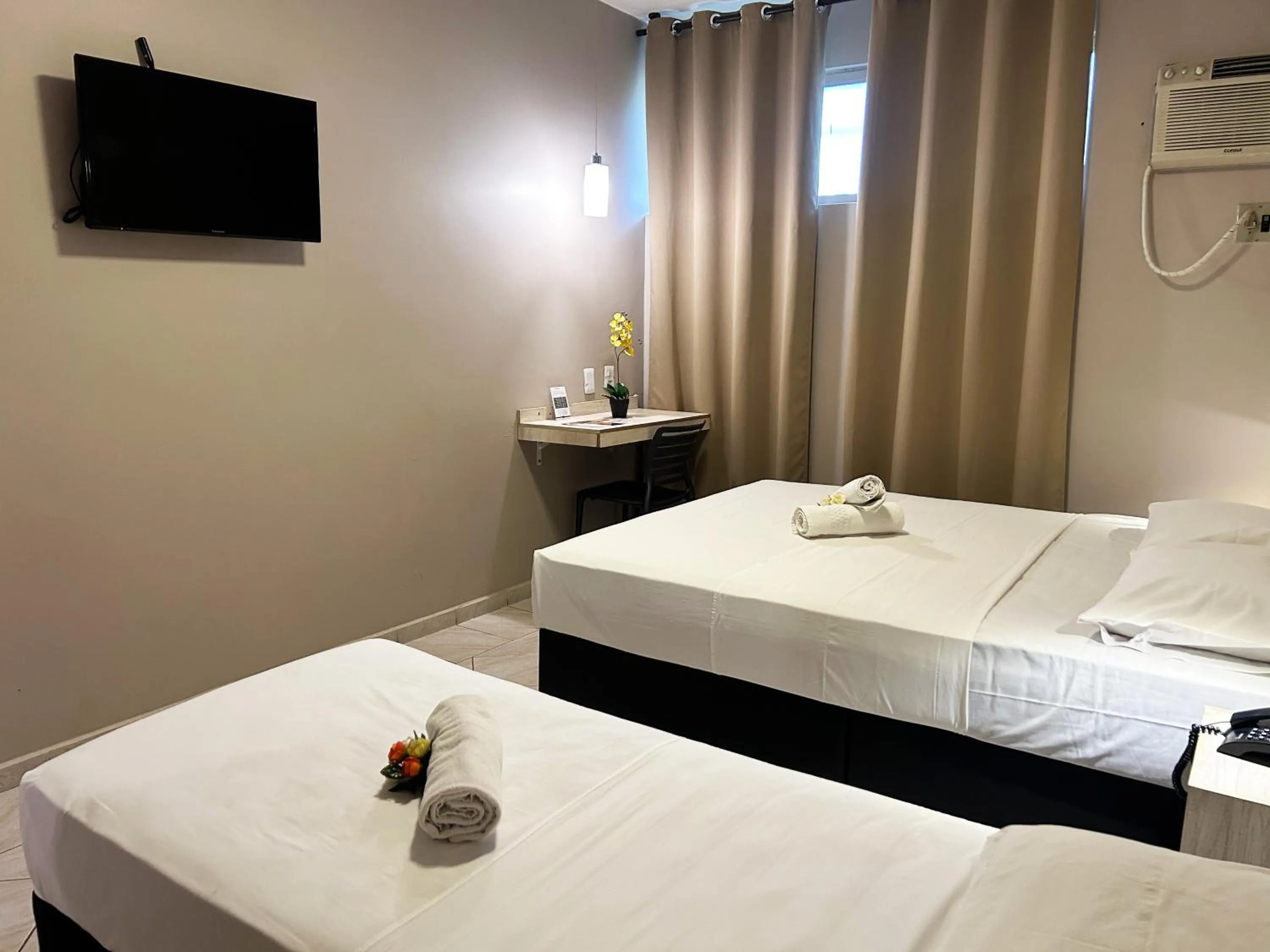 Bed in Hotel Econotel by Bsb Inn