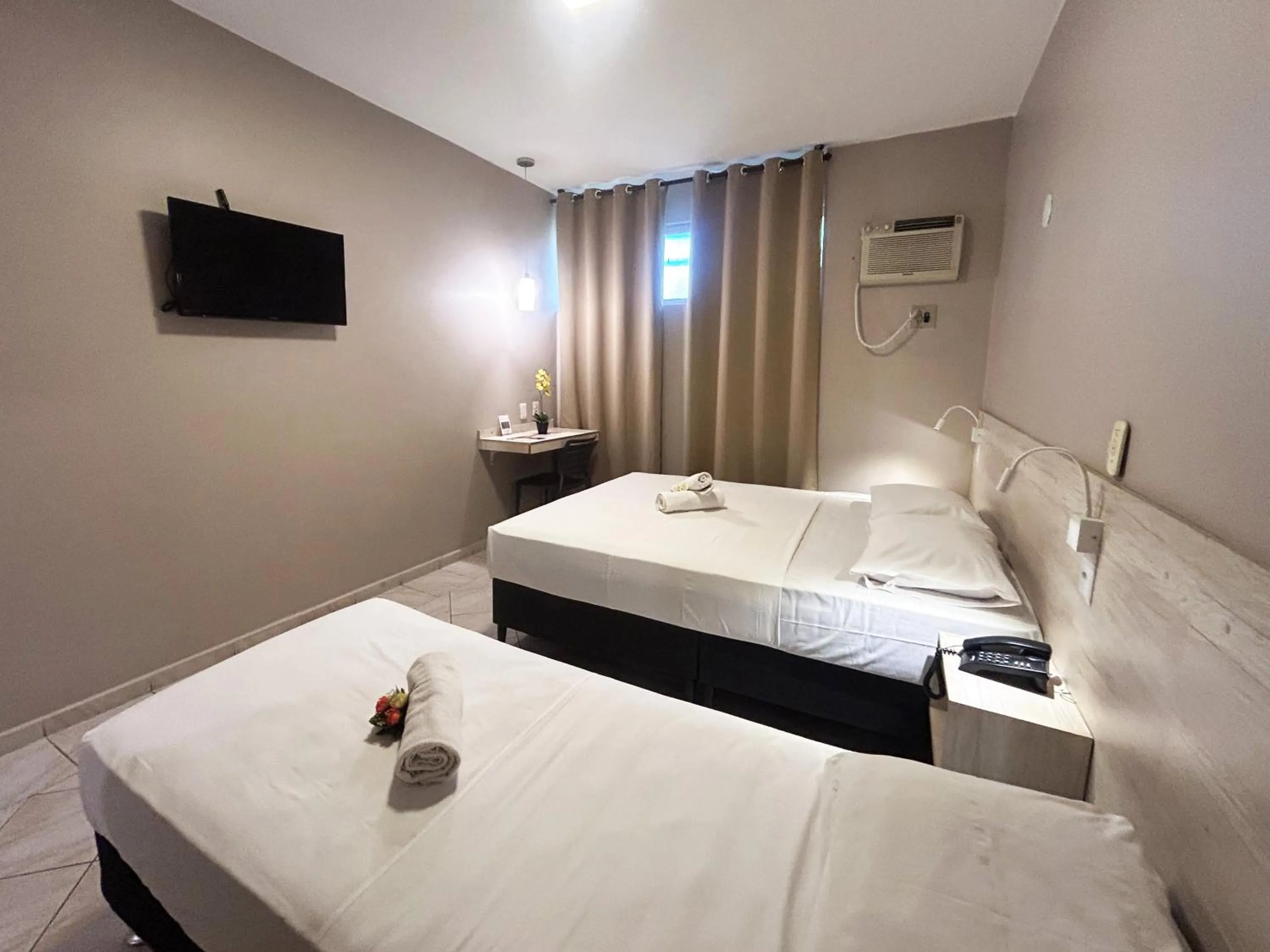 Bed in Hotel Econotel by Bsb Inn