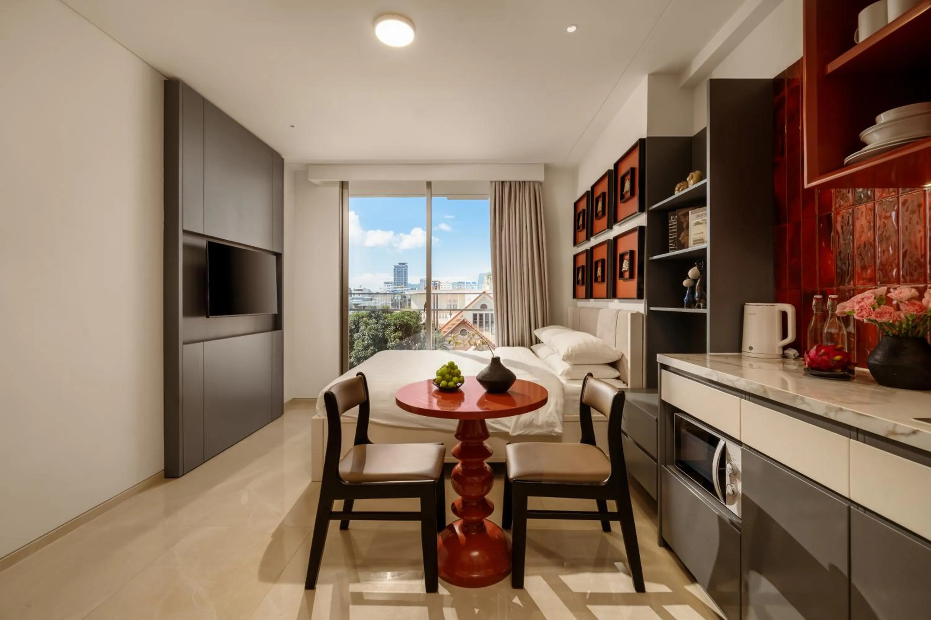 TV and multimedia in Amber Bay Hotel & Suites Da Nang