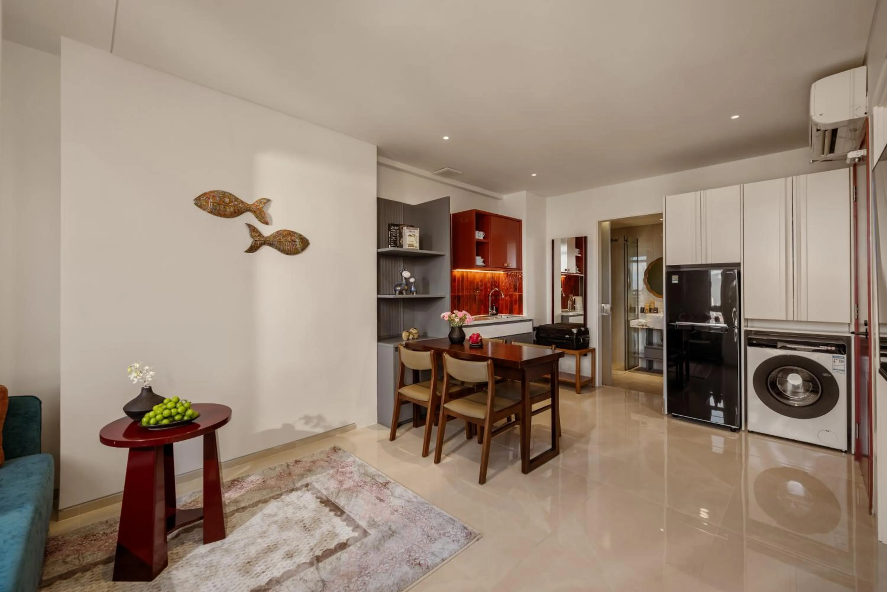 Communal lounge/ TV room in Amber Bay Hotel & Suites Da Nang