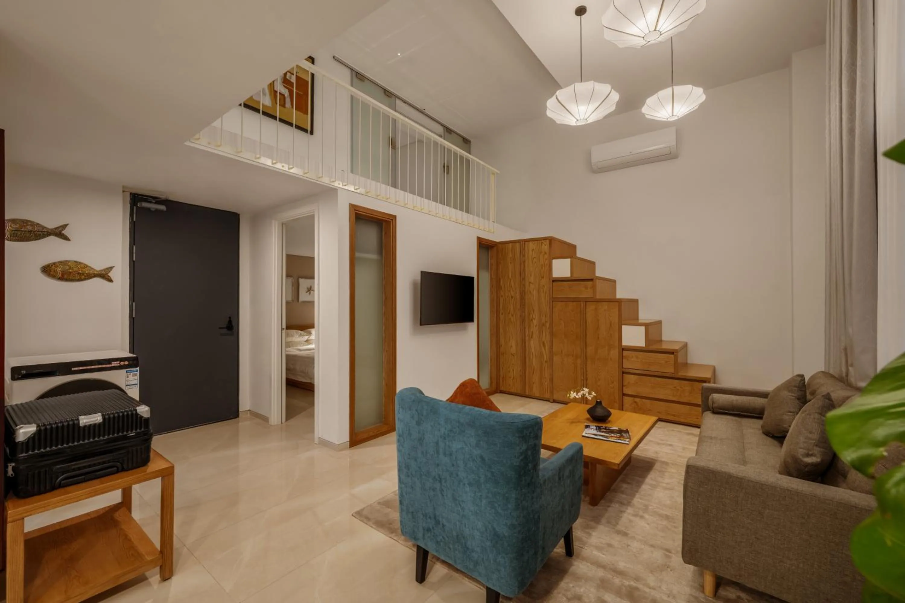 Communal lounge/ TV room in Amber Bay Hotel & Suites Da Nang