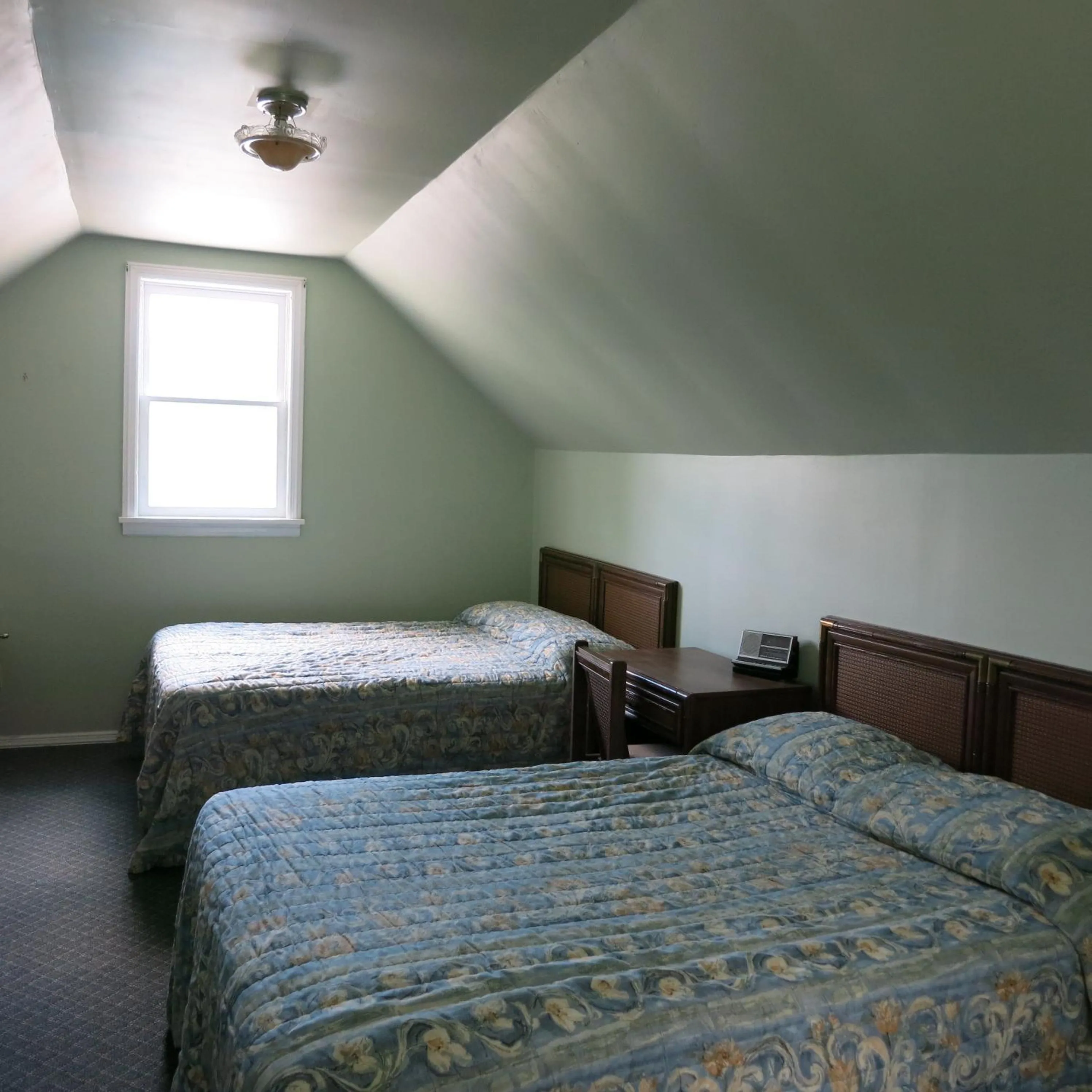 Bed in The Austin Inn