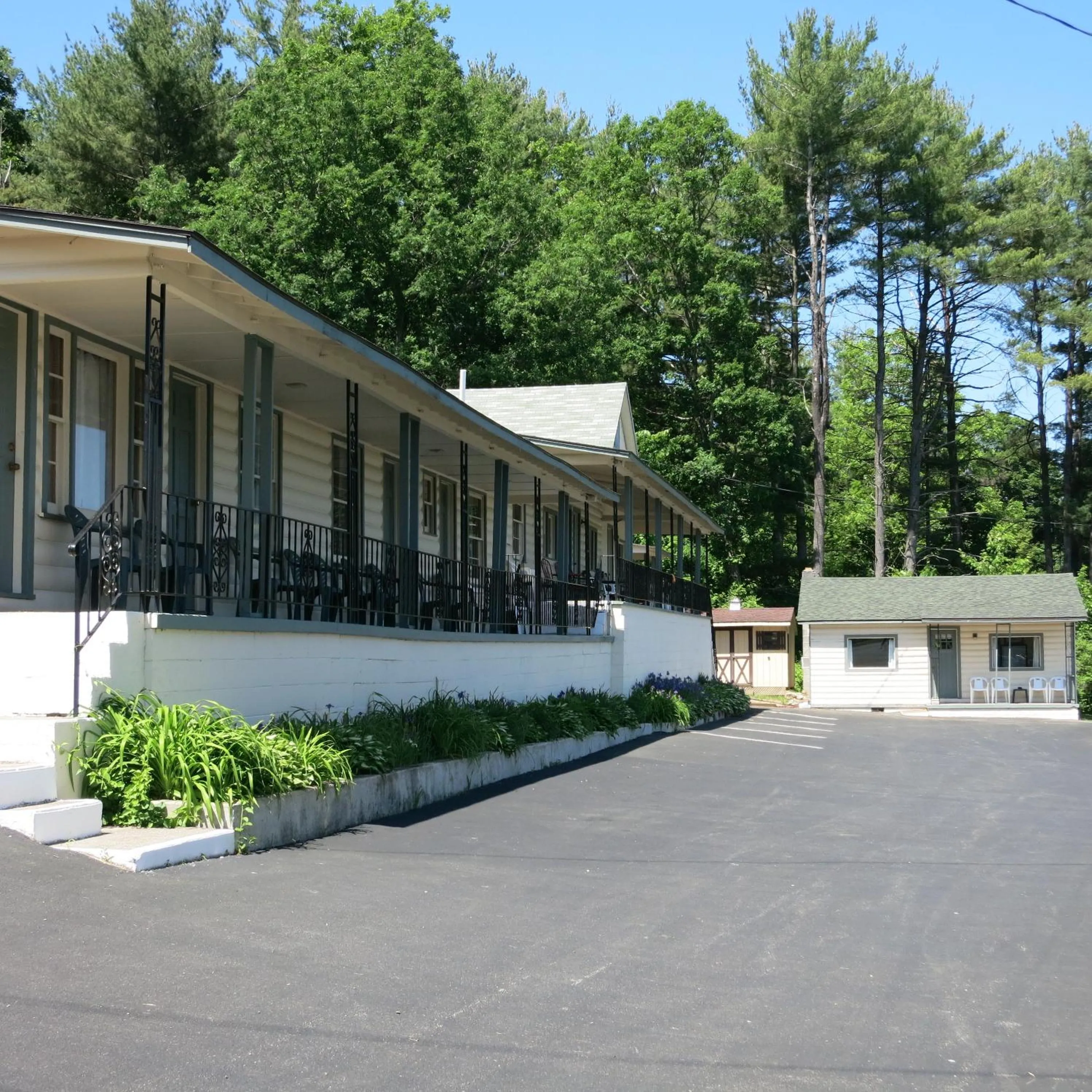 Property building in The Austin Inn