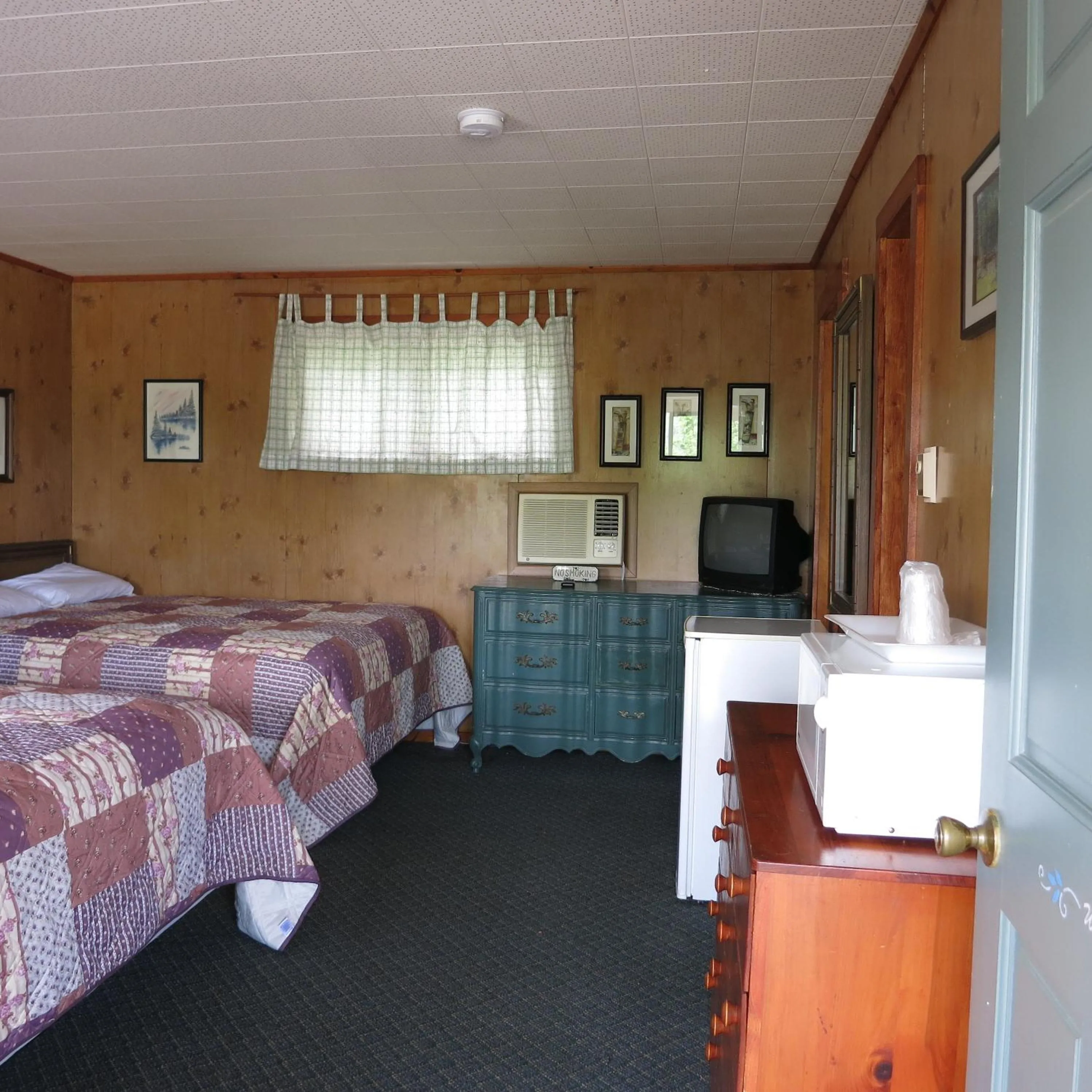 Bed in The Austin Inn