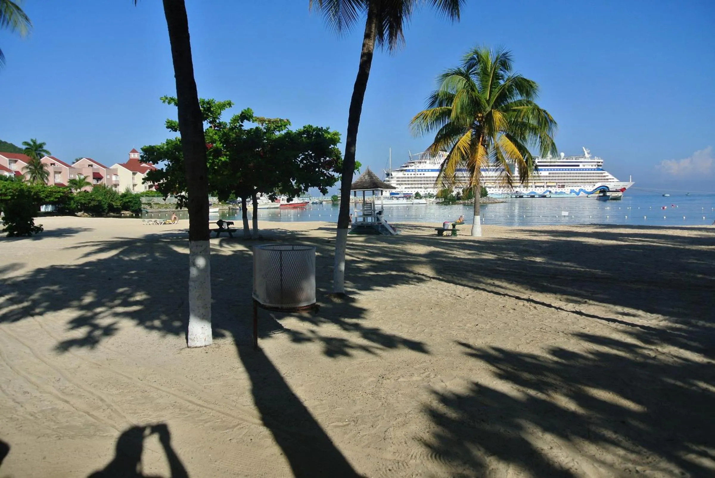 Beach in Beach Studio 6