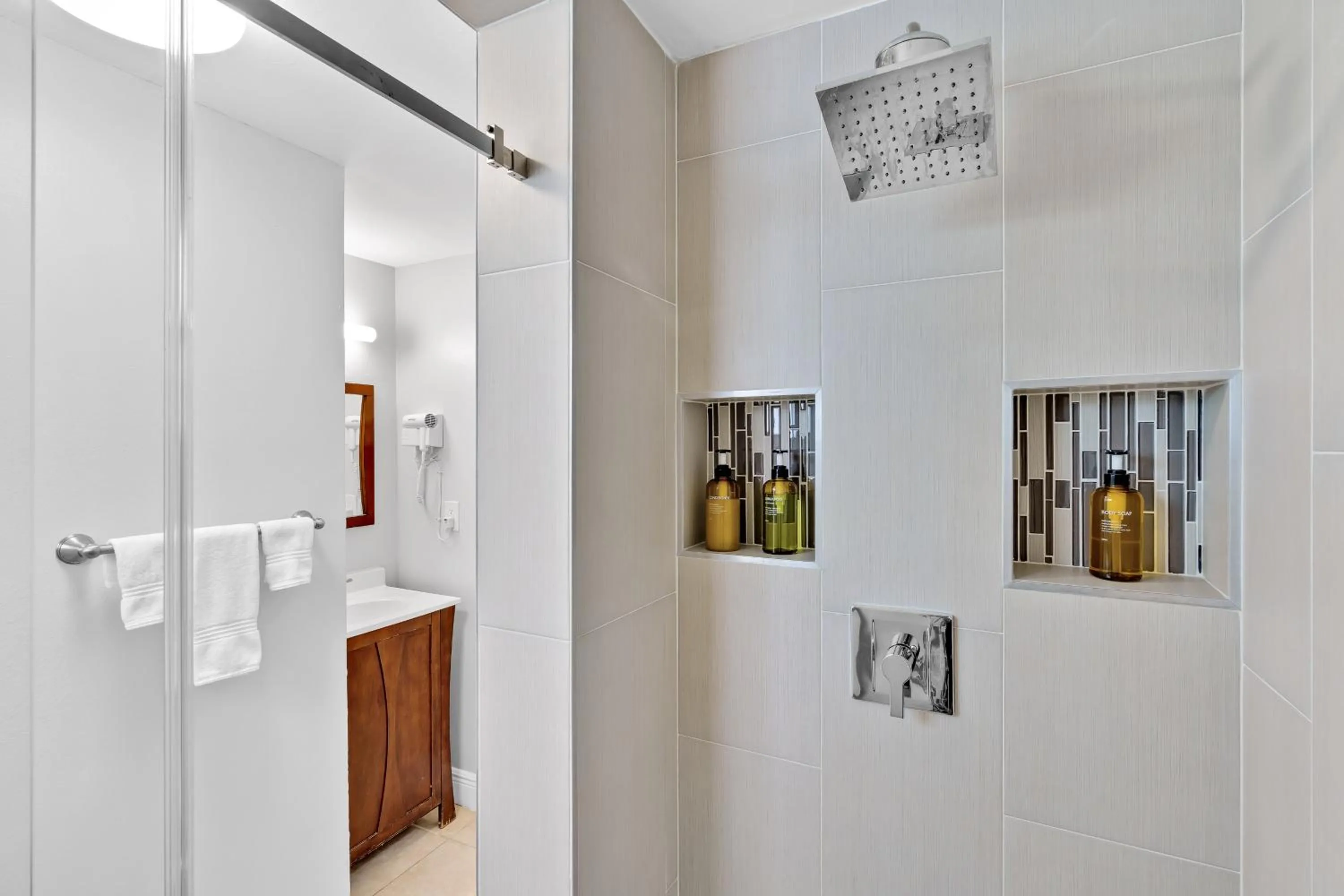 Bathroom in The Blue House Fort Lauderdale Airport/Cruise