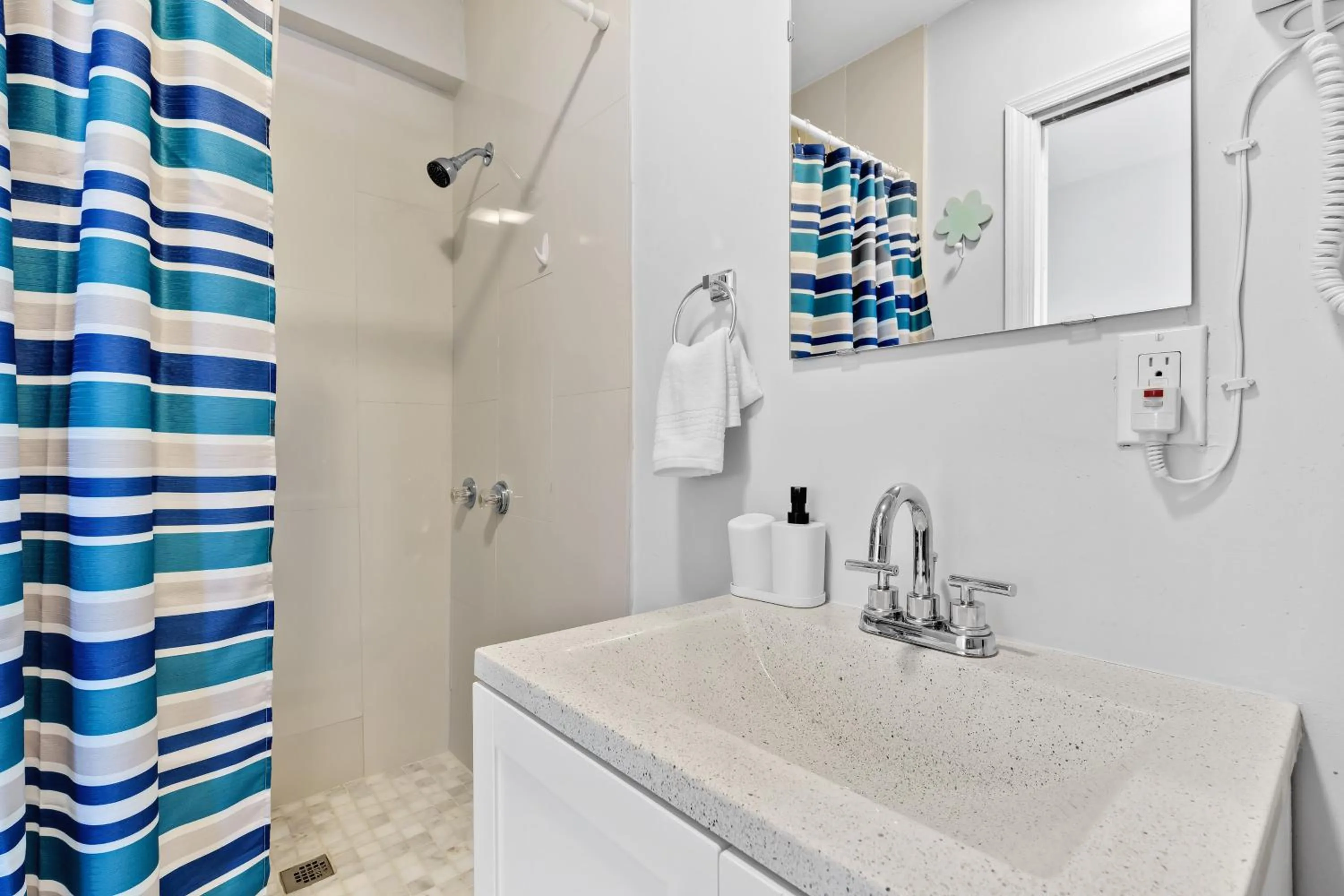 Bathroom in The Blue House Fort Lauderdale Airport/Cruise