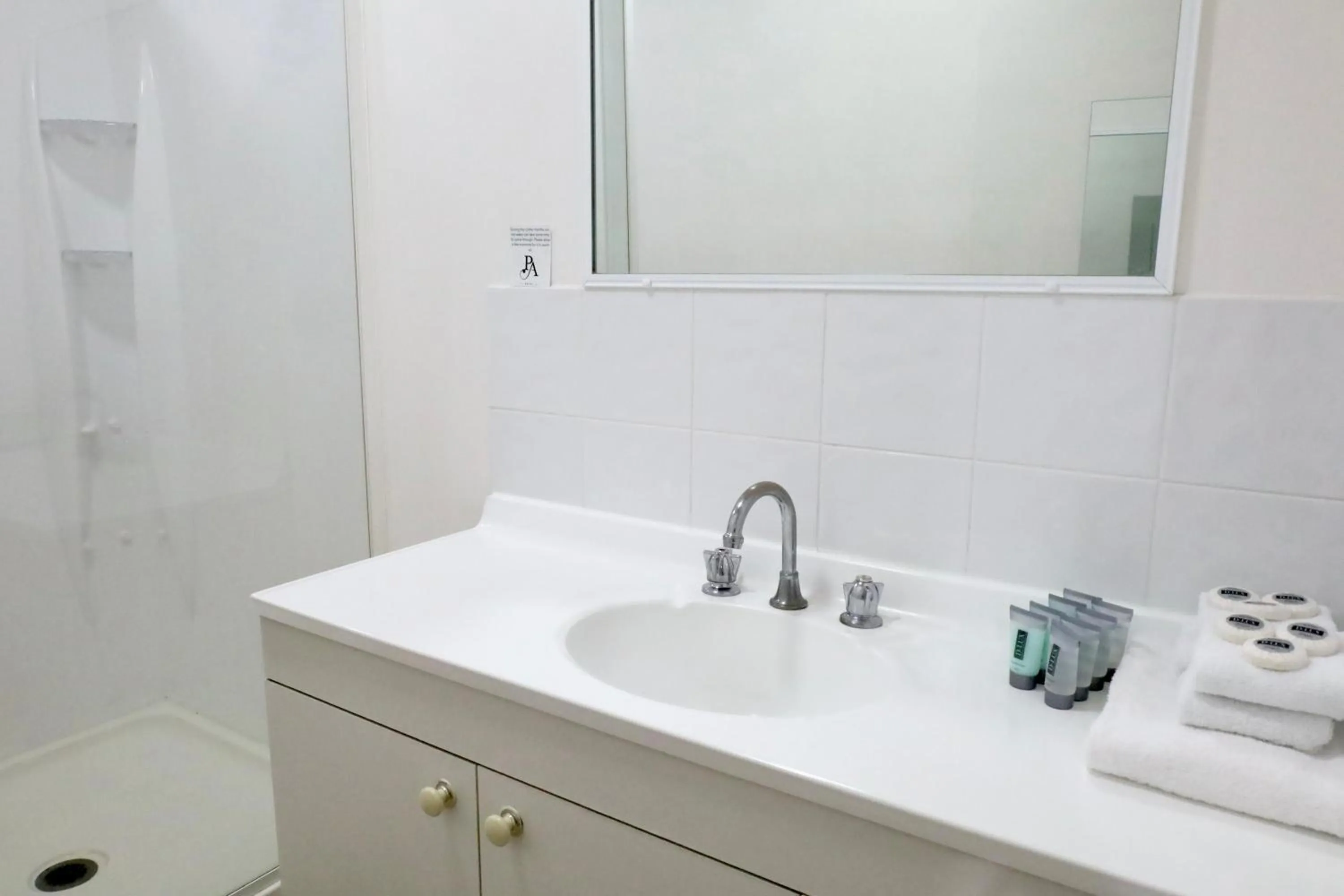 Park Avenue Hotel Motel