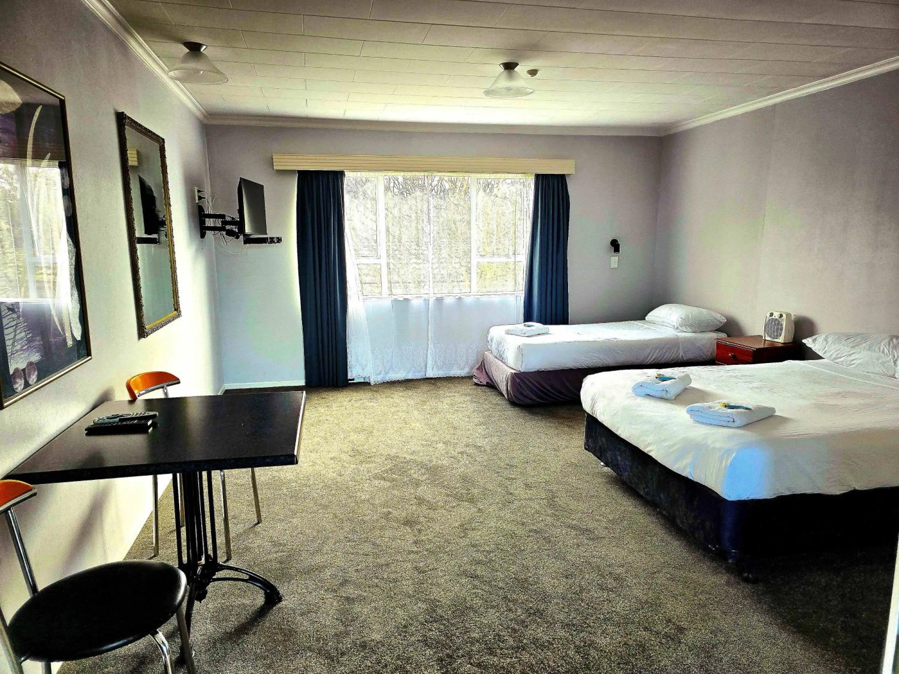 Bedroom in Putaruru Arms Motor Inn