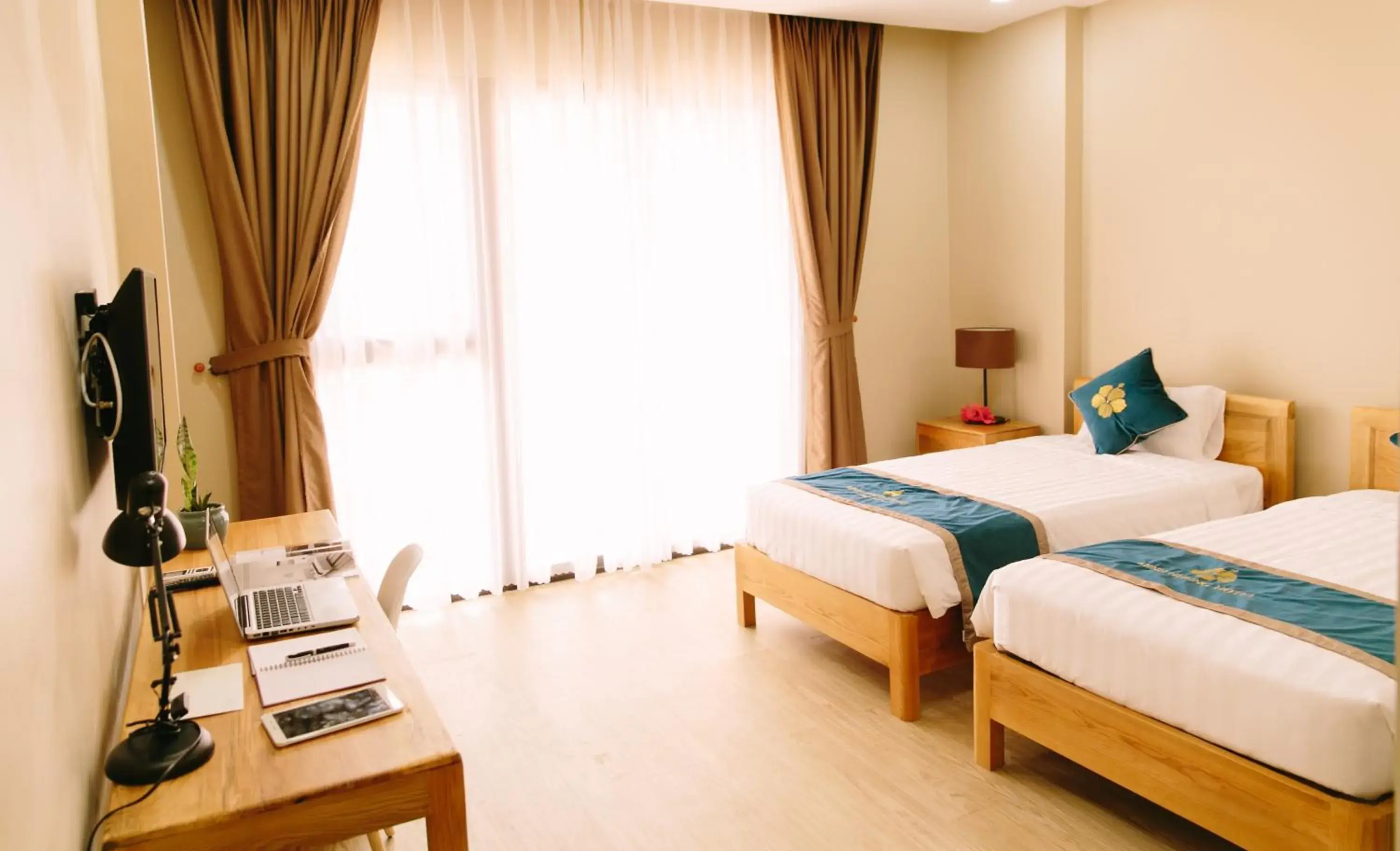 Twin Room with Balcony in Minh Nhung Hotel Twin Room with Balcony in Minh Nhung Hotel