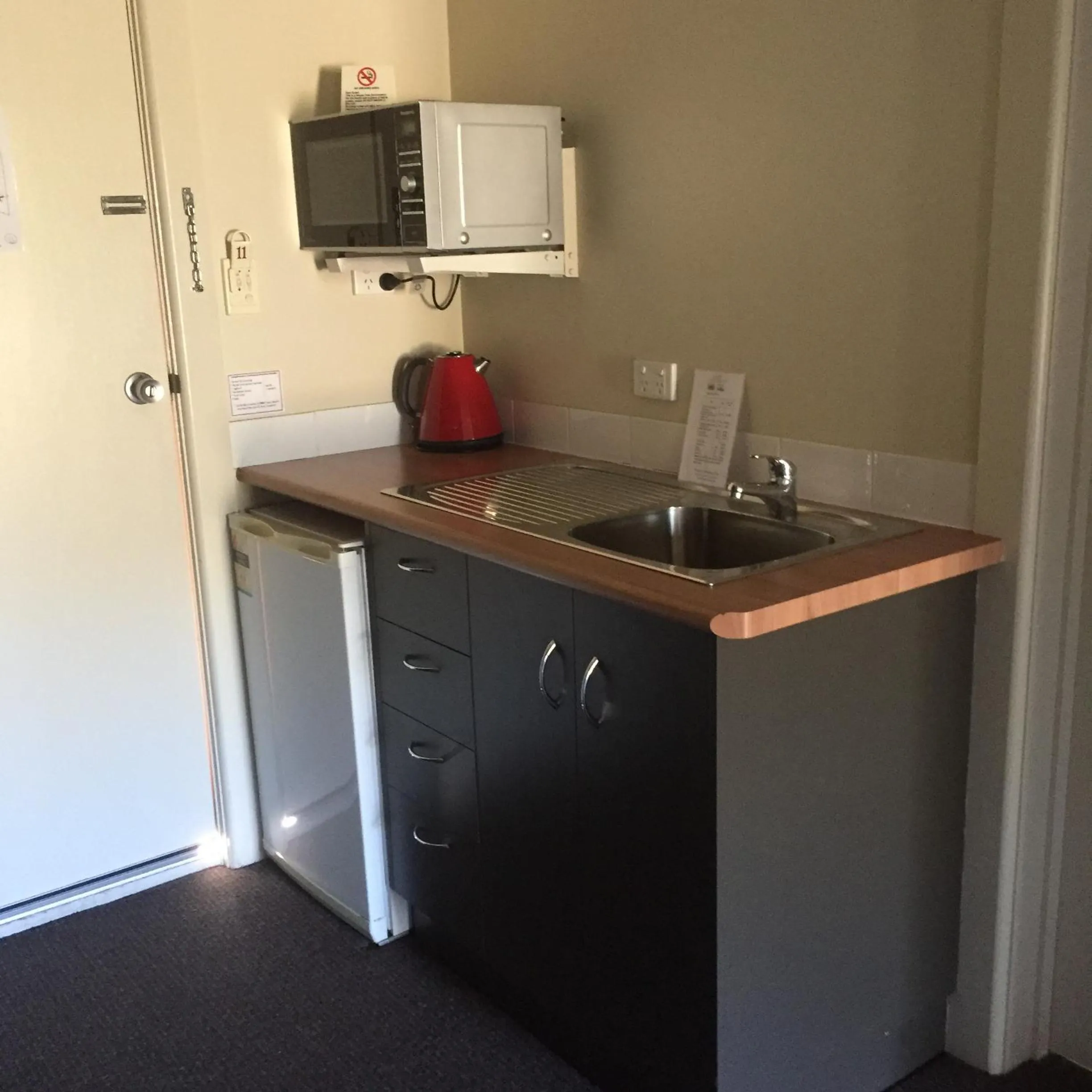 Kitchen or kitchenette in Alexander Cameron Suites