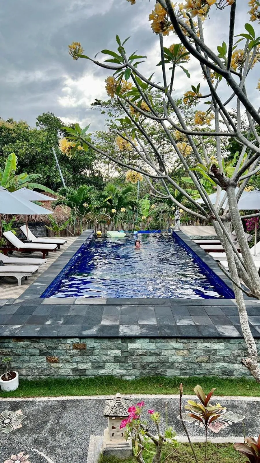 Swimming pool in Perdana Homestay Lembongan