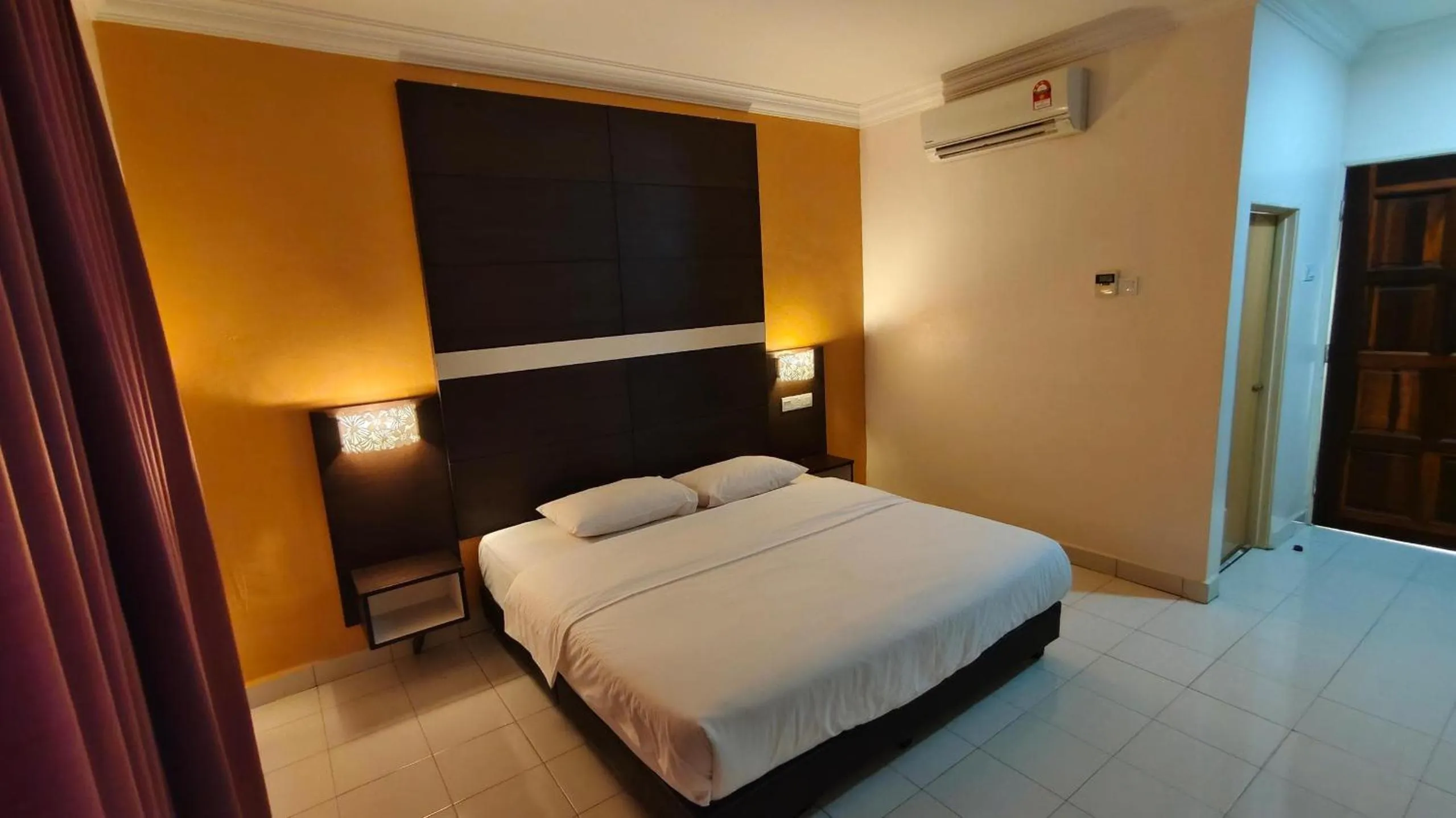 Photo of the whole room, Bed in Casa Idaman Motel Langkawi