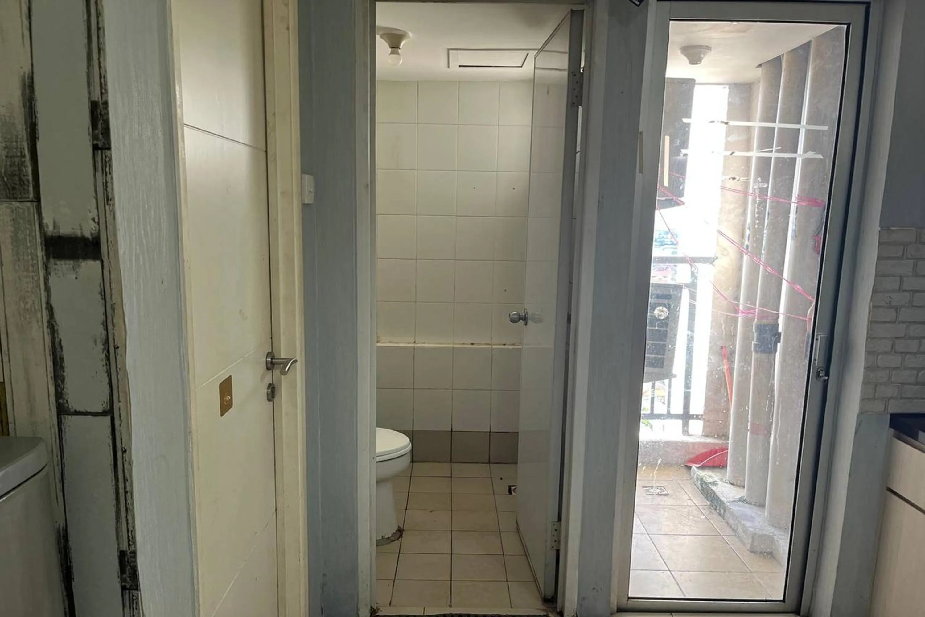 Bathroom in Apartment Bassura City by Berkah Estate