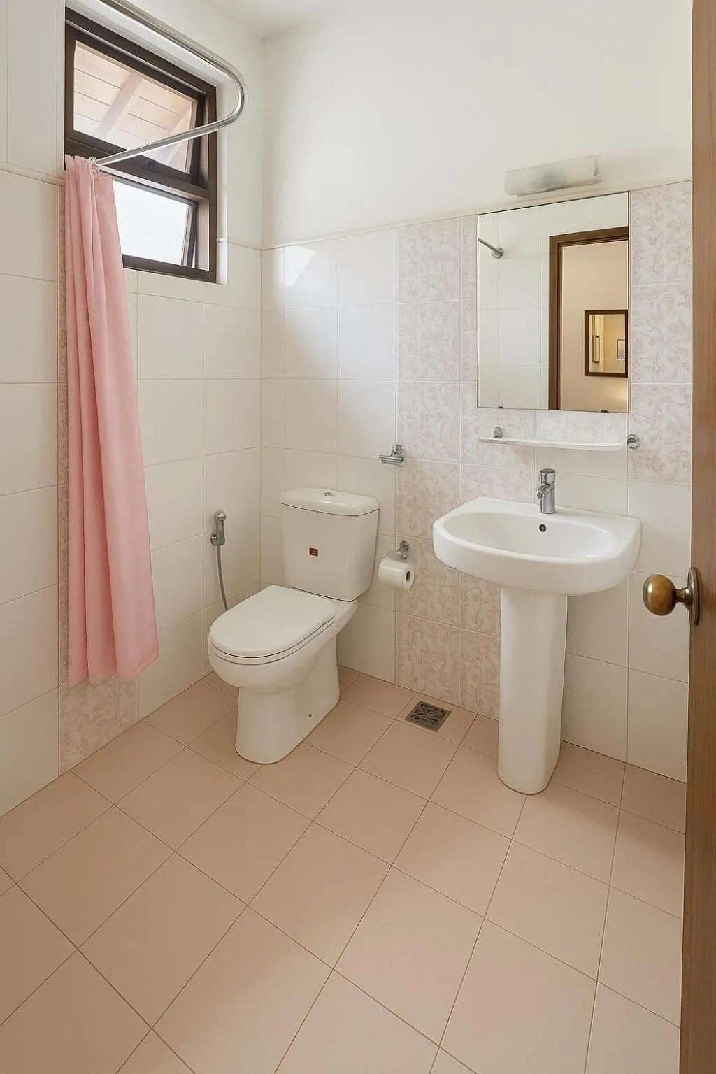 Shower in Ranaya Residence Kandy