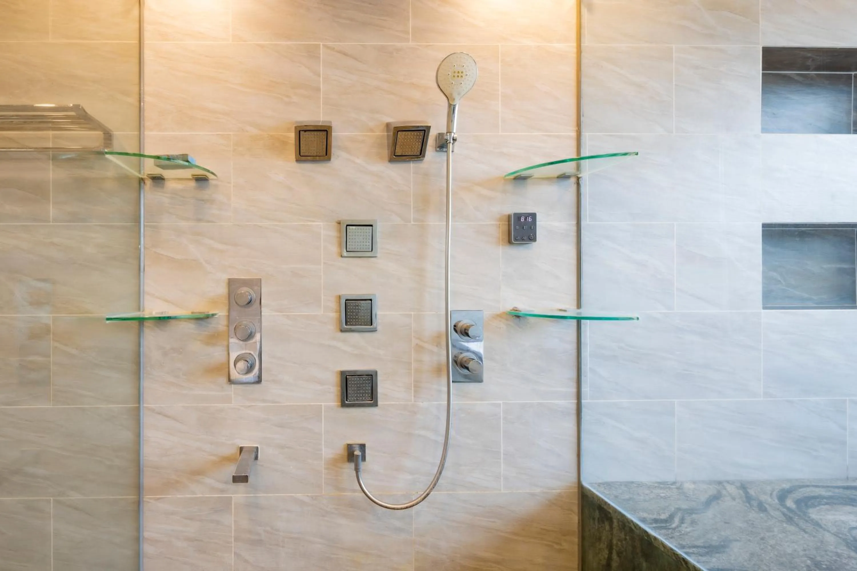 Bathroom in Diamond crown 2 Hotel