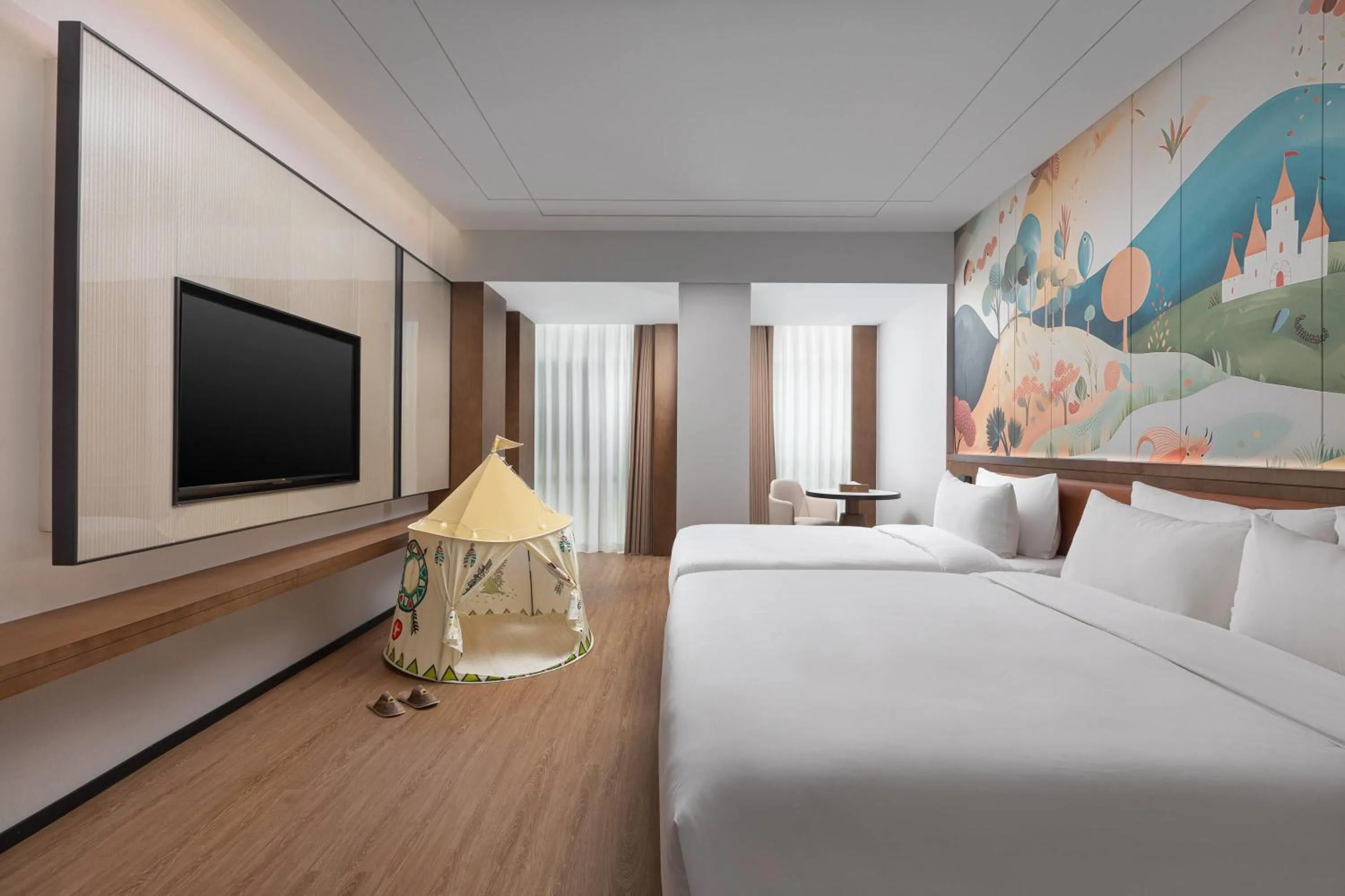 Photo of the whole room, Bed in La Quinta by Wyndham Suzhou Yangshan