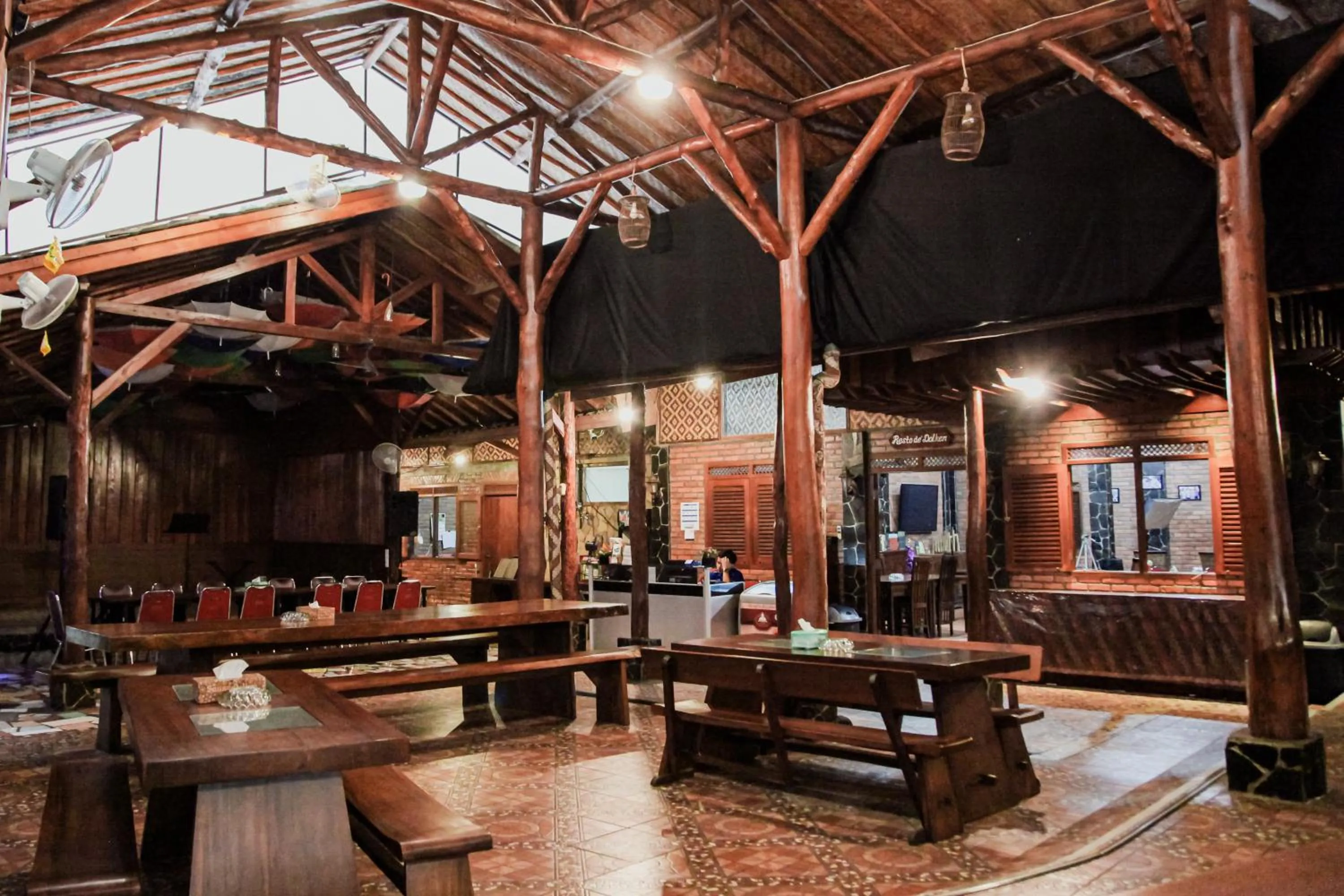 Restaurant/places to eat in Saung Dolken Syariah Resort & Hotel