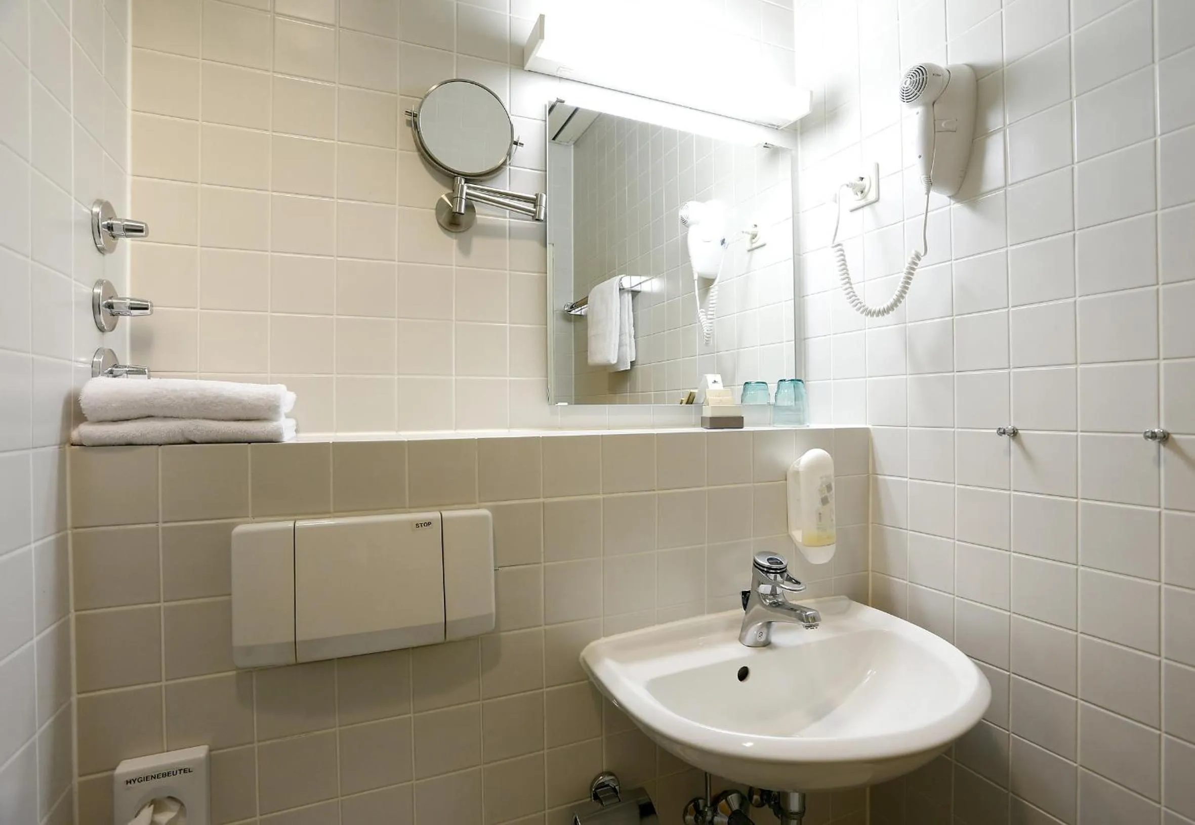 Bathroom in Tagungs- und Bildungszentrum Steinbach/Taunus