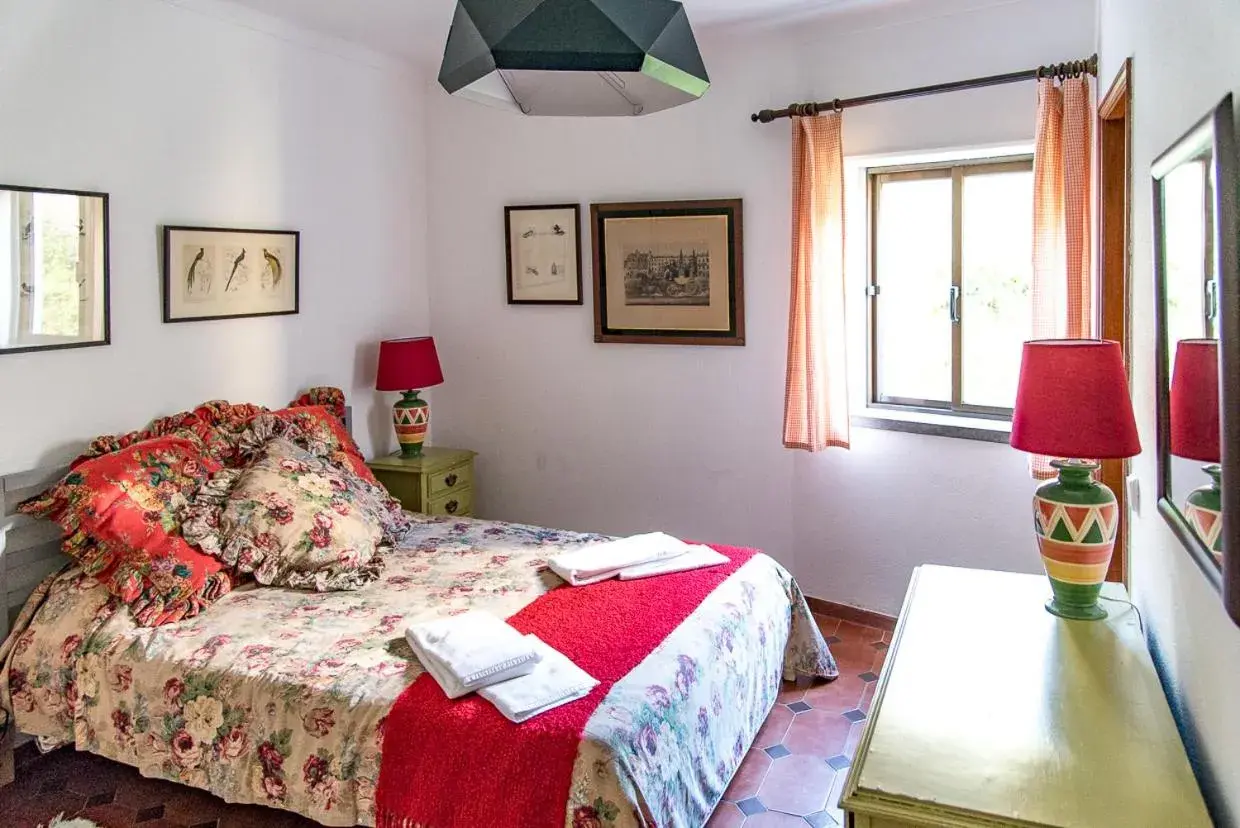 Double Room with Private Bathroom in Moby Dick Lodge Cascais Double Room with Private Bathroom in Moby Dick Lodge Cascais