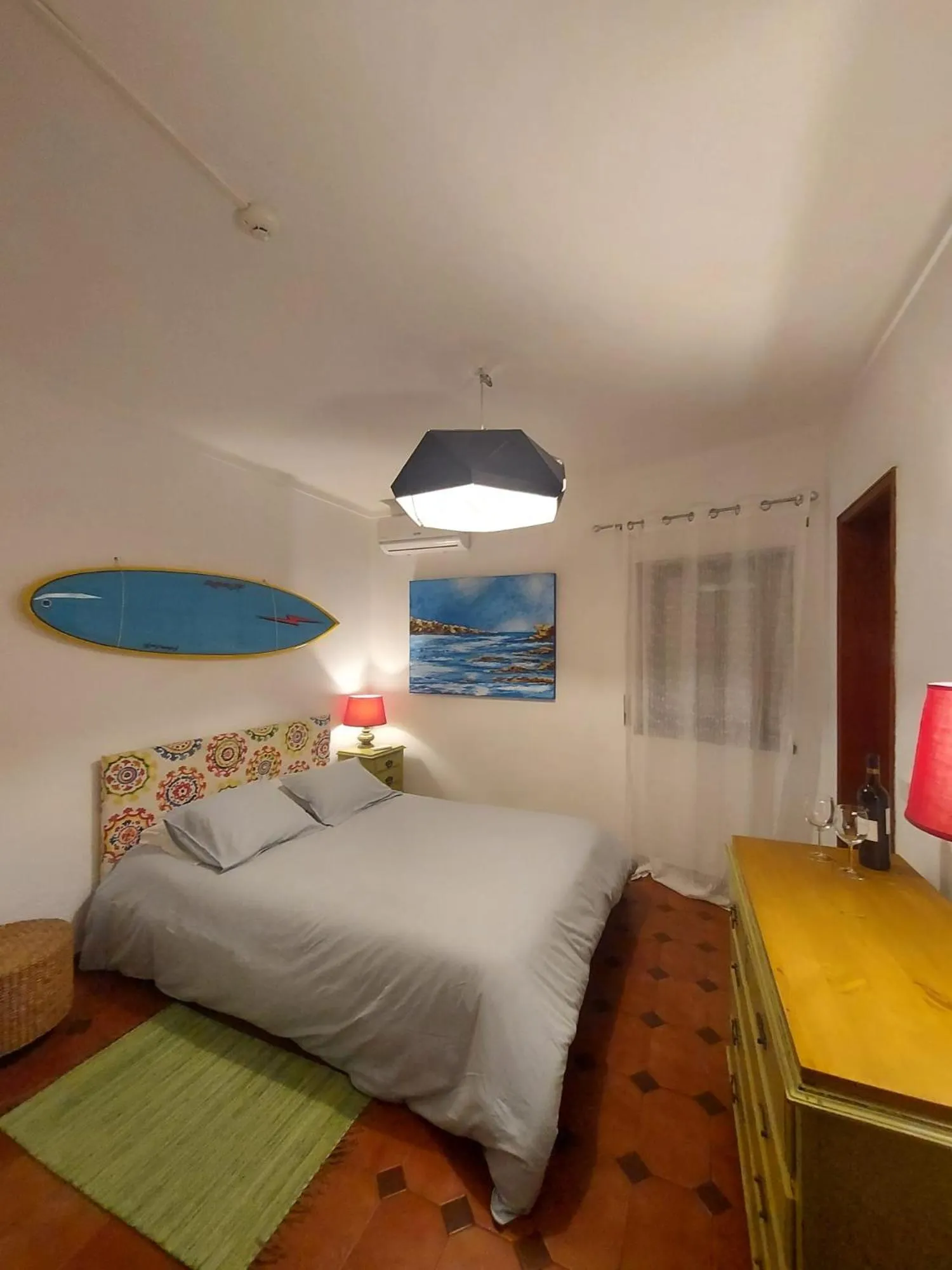 Bedroom, Bed in Moby Dick Lodge Cascais