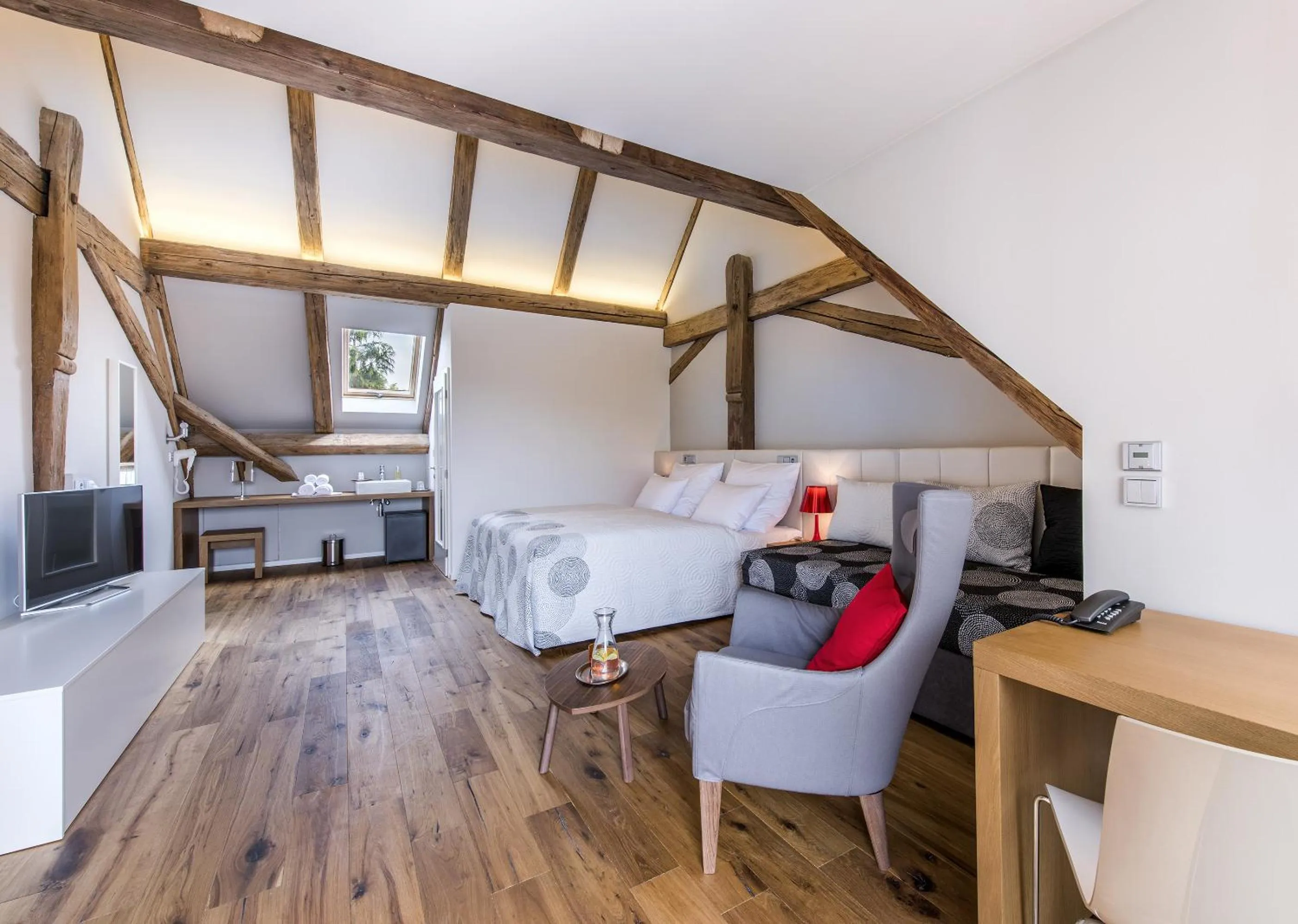 Photo of the whole room in Yard Resort