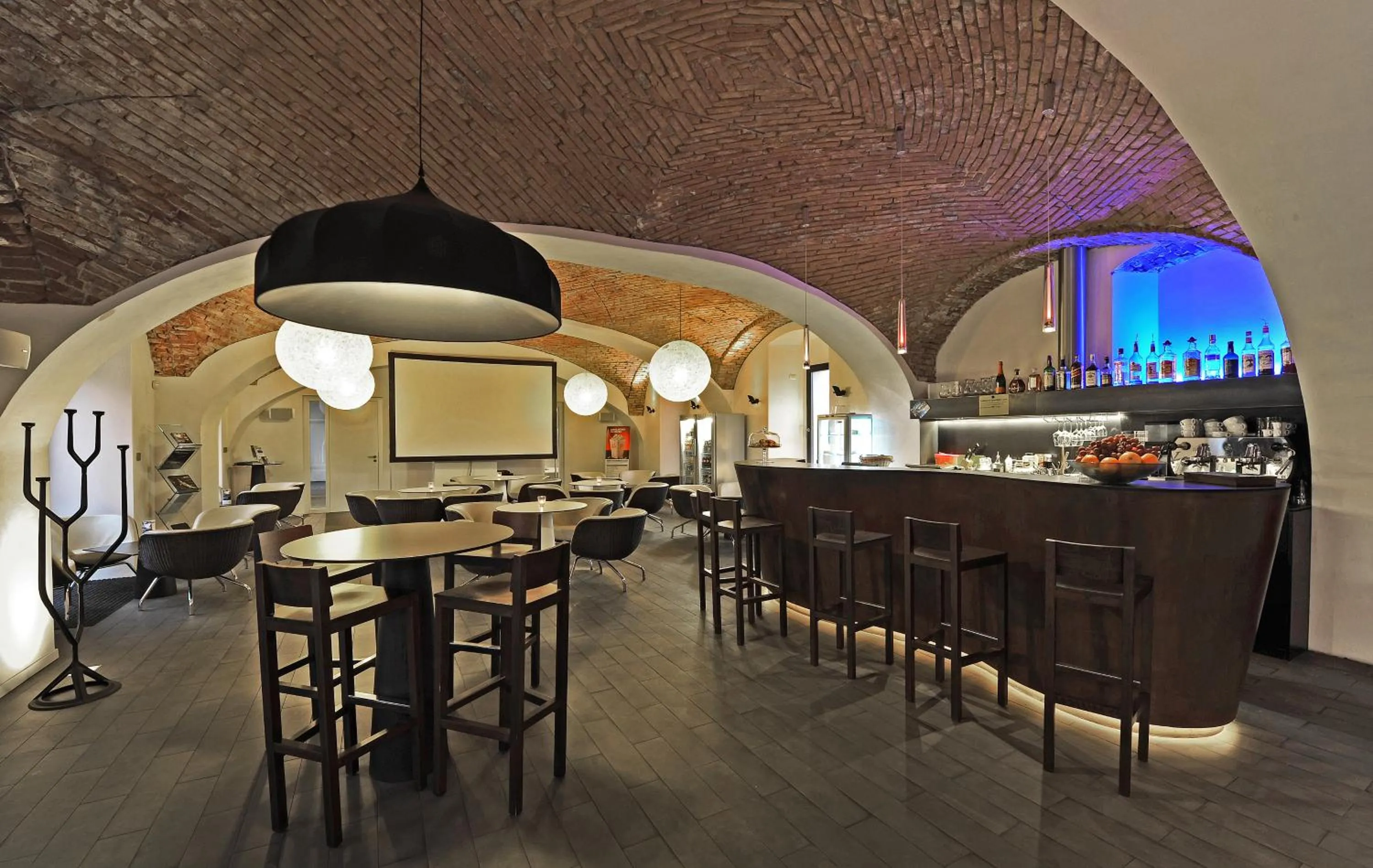 Lounge or bar in Yard Resort