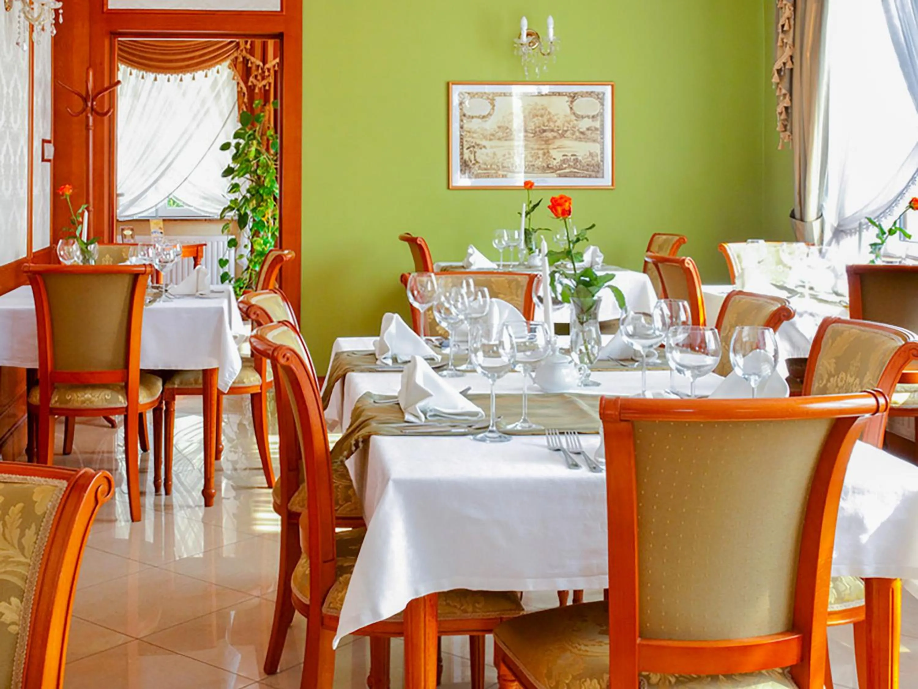 Restaurant/places to eat in Hotel Korona