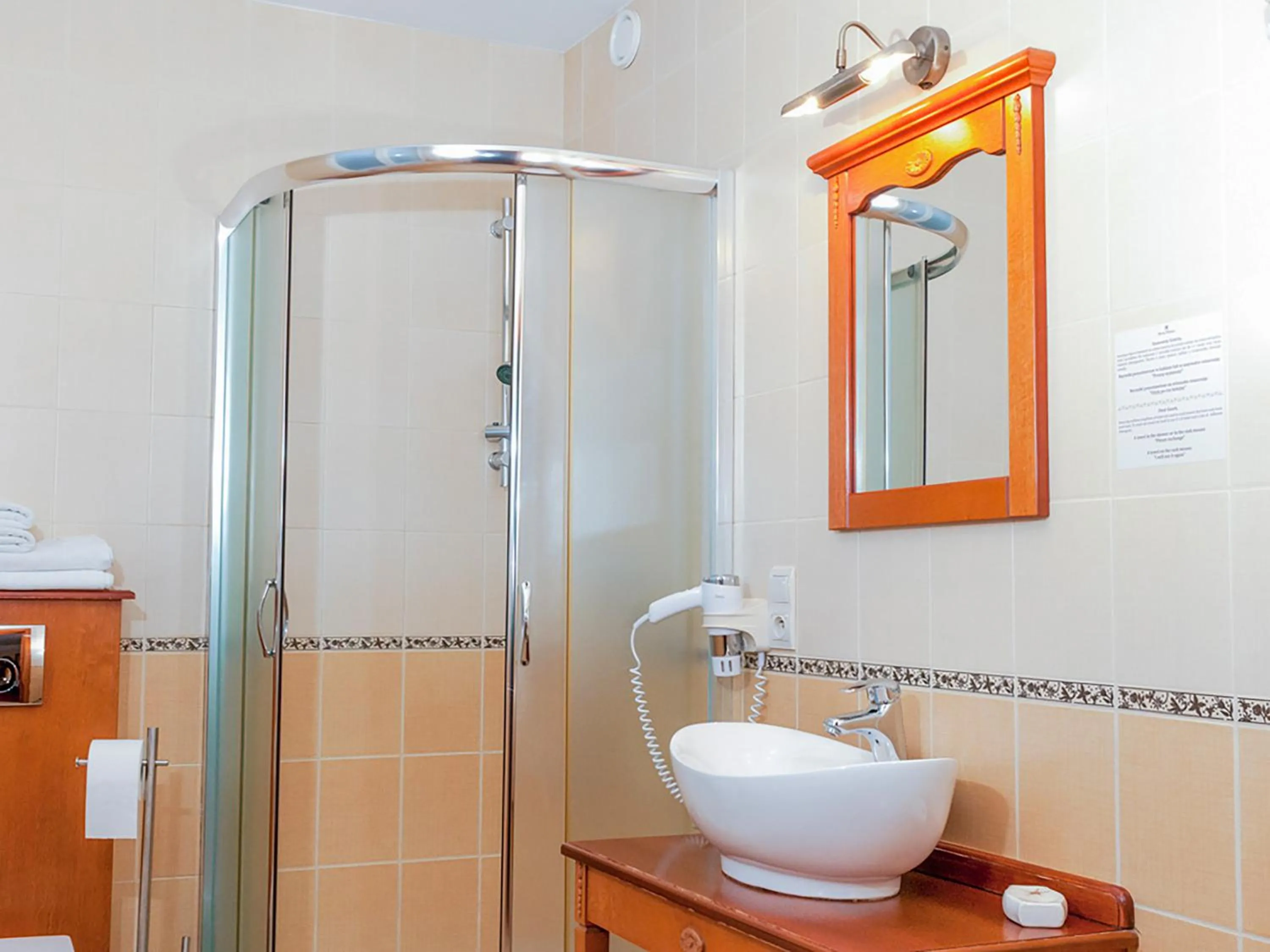 Shower in Hotel Korona