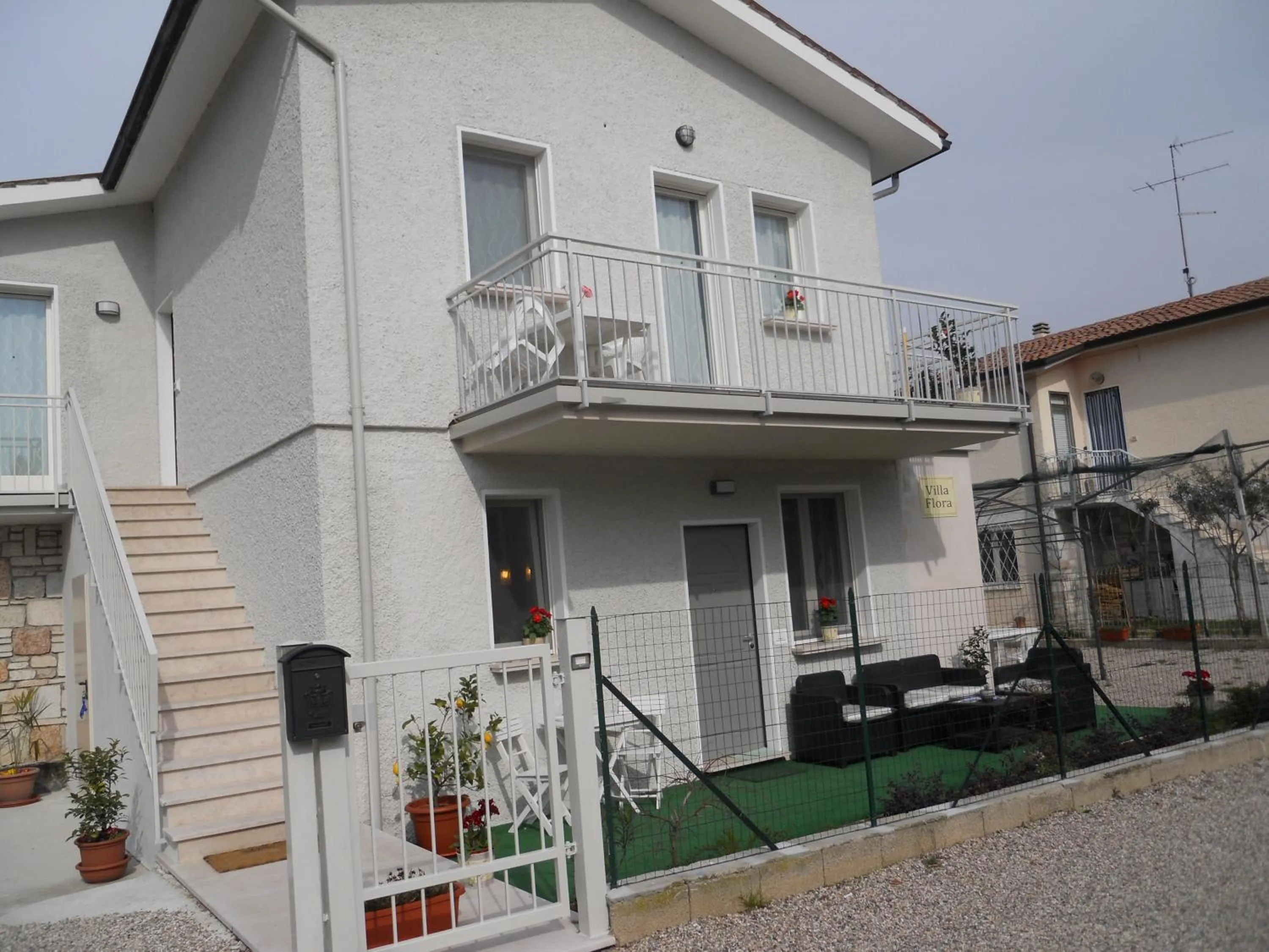 Facade/entrance in B&B Villa Flora