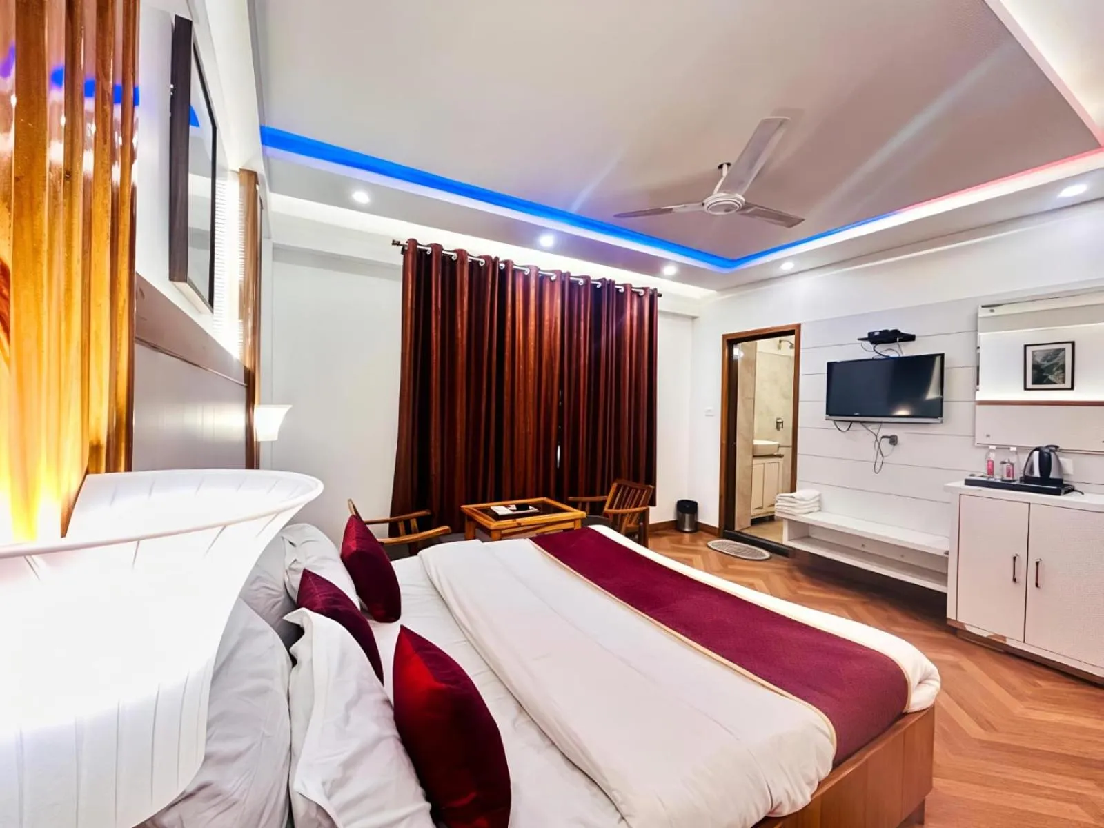 Communal lounge/ TV room, Bed in Hotel Dwaper A Premium Property Near Mall Road