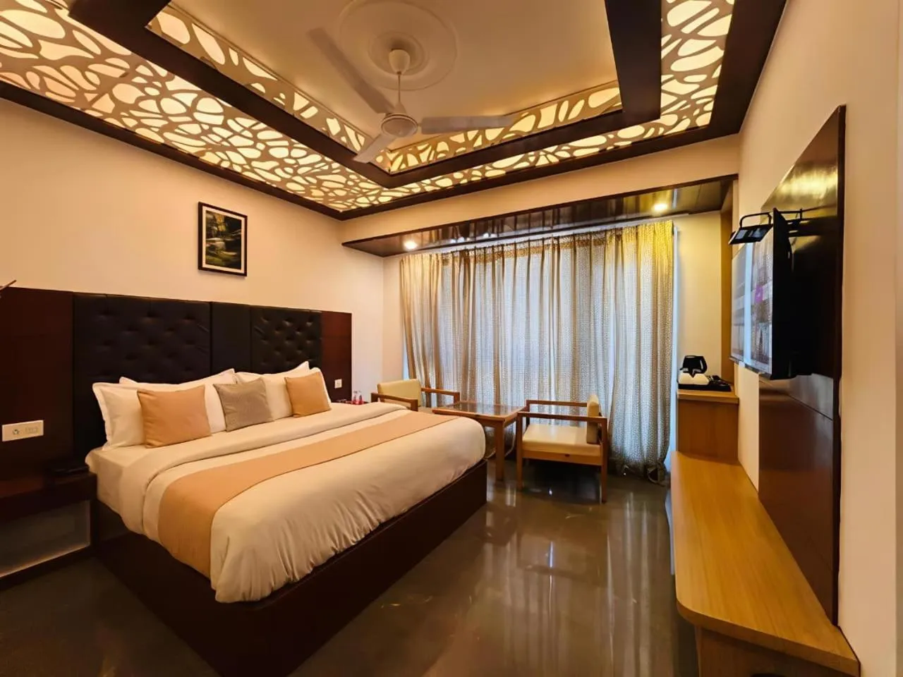 Communal lounge/ TV room, Bed in Hotel Dwaper A Premium Property Near Mall Road