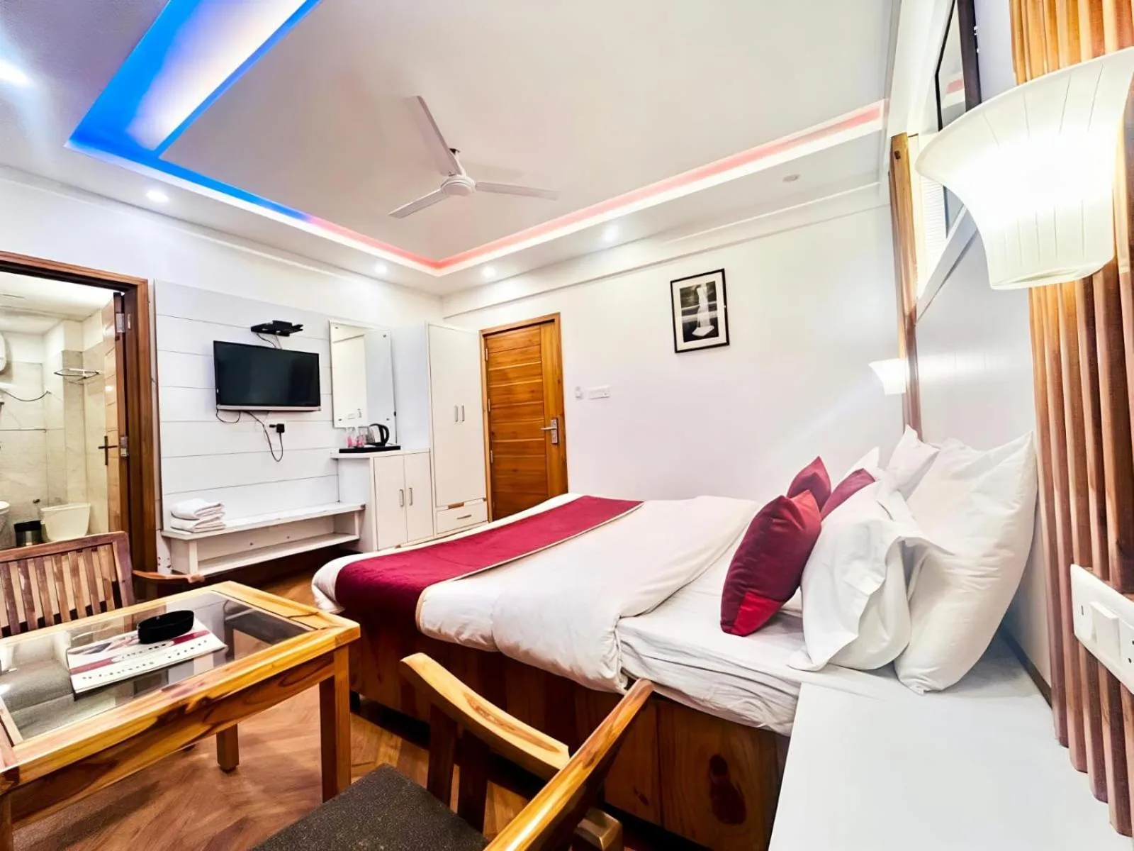 Communal lounge/ TV room, Bed in Hotel Dwaper A Premium Property Near Mall Road