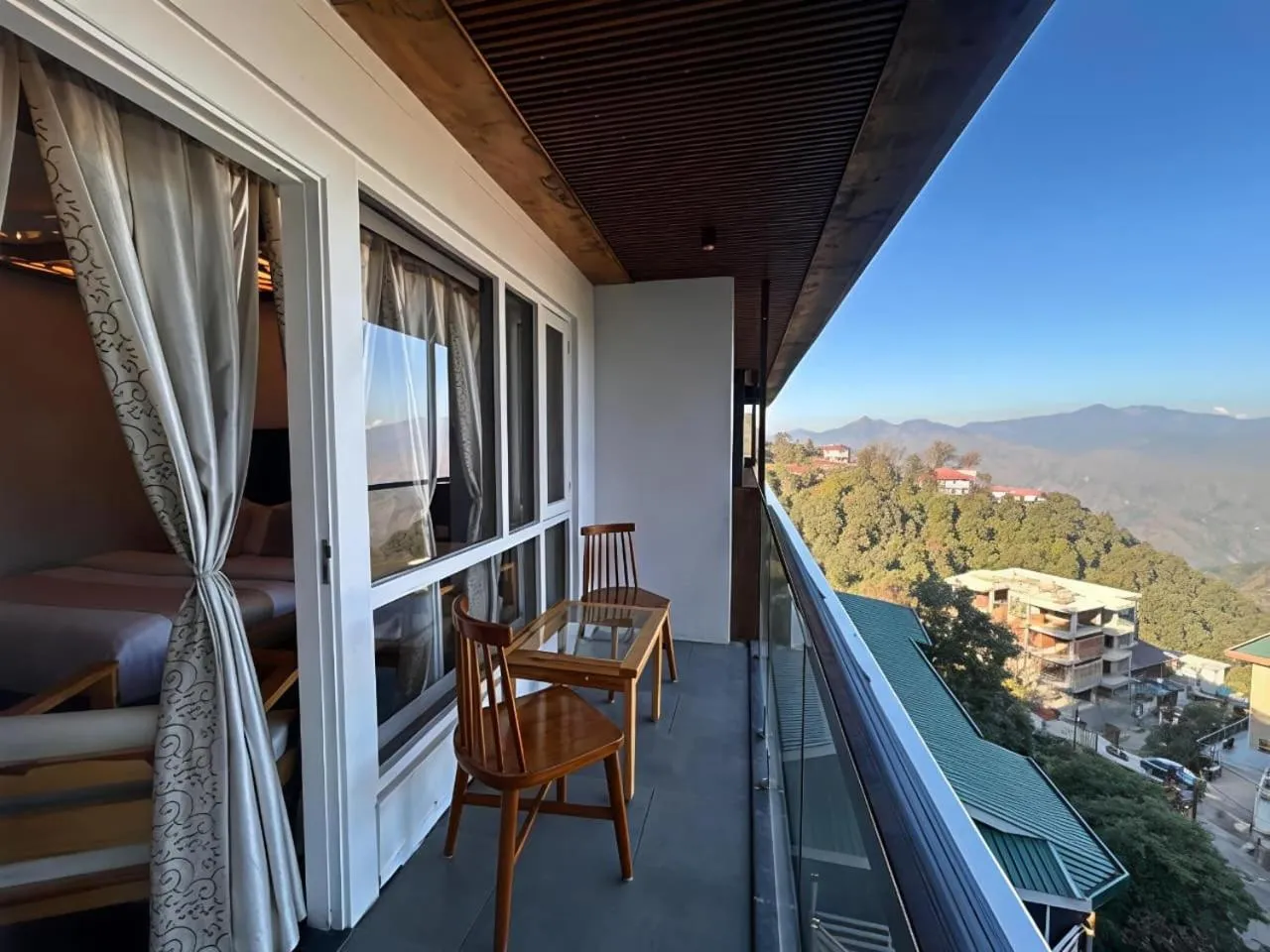 Patio in Hotel Dwaper A Premium Property Near Mall Road