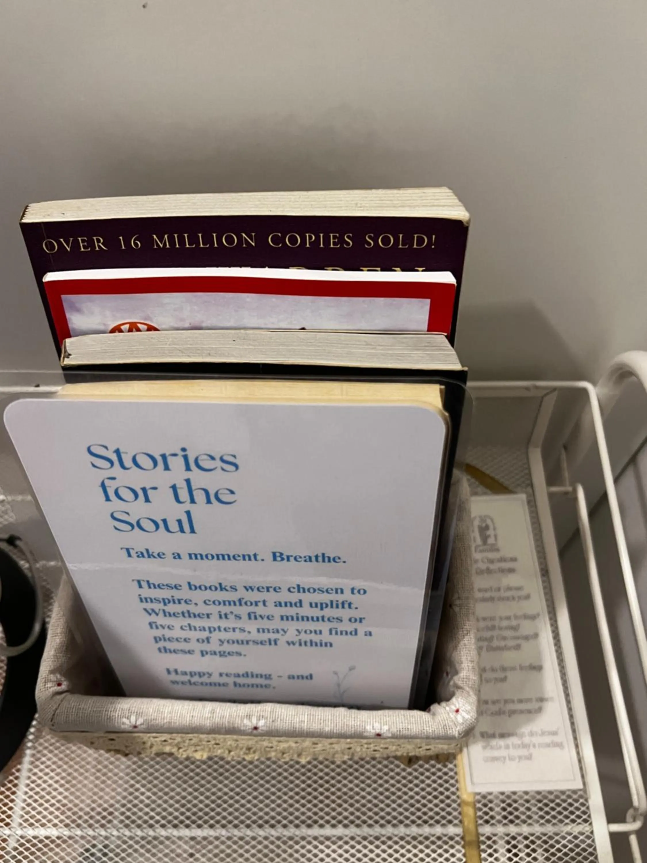 Communal lounge/ TV room in Family Haven Serin West Tagaytay - 6 Pax - Taal View - Full Kitchen - FAST Wi-Fi