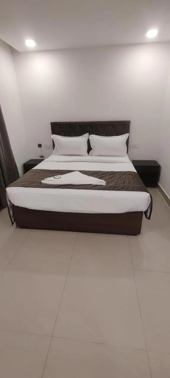 Five stones By Earth Hotel Ekkatuthangal Guindy