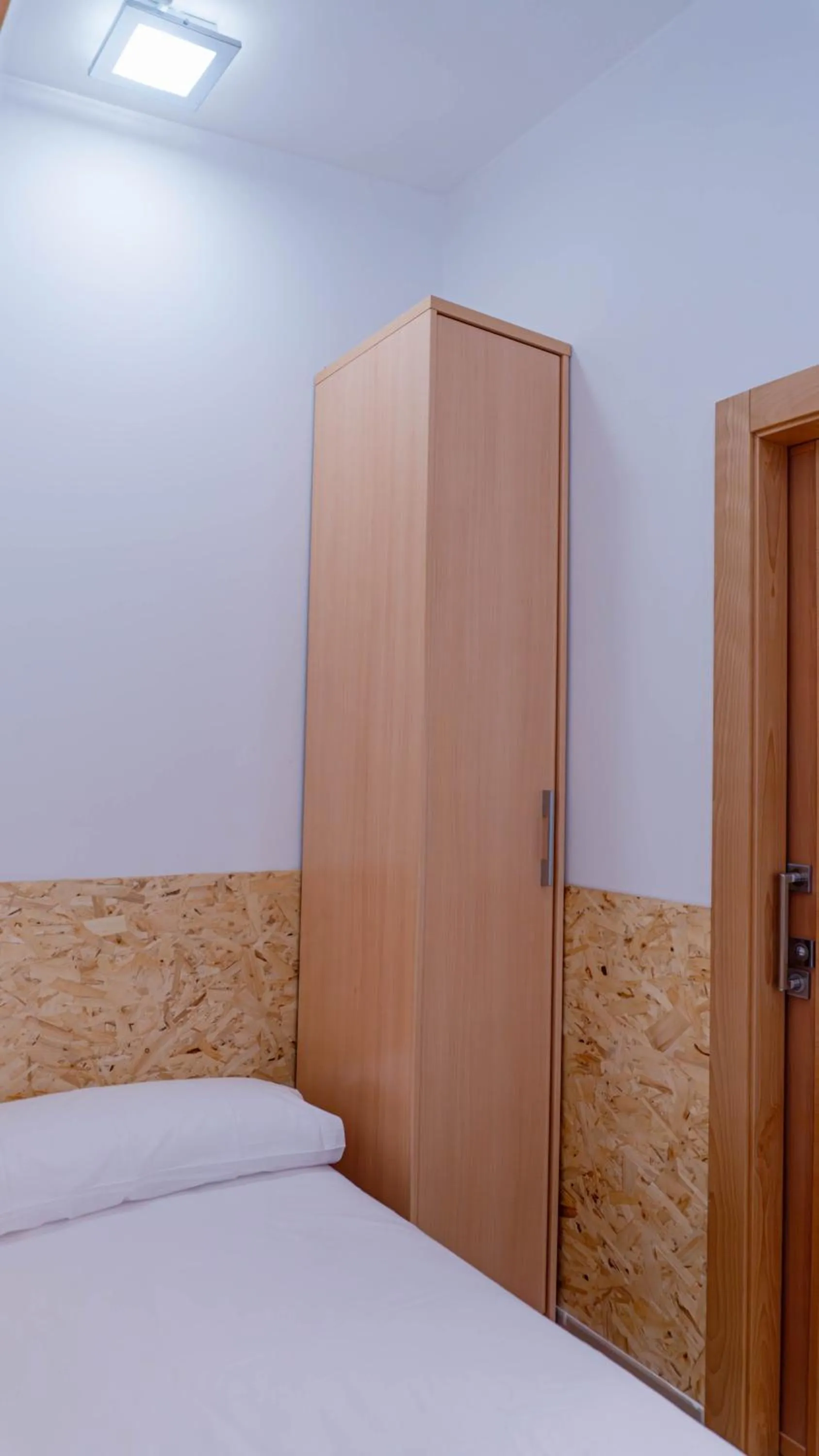 wardrobe, Bed in Albergue Las Salinas