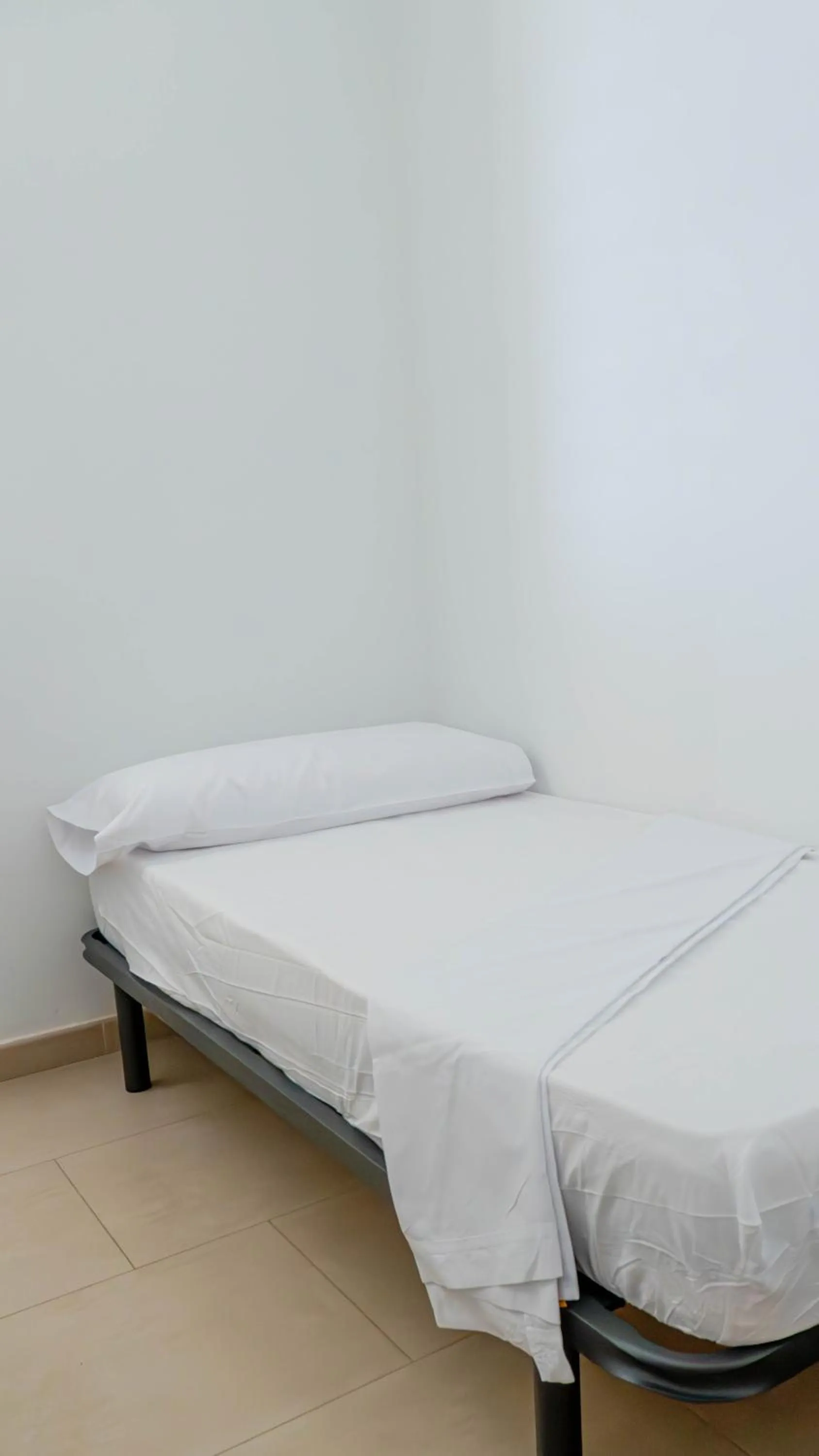 Bed in Albergue Las Salinas