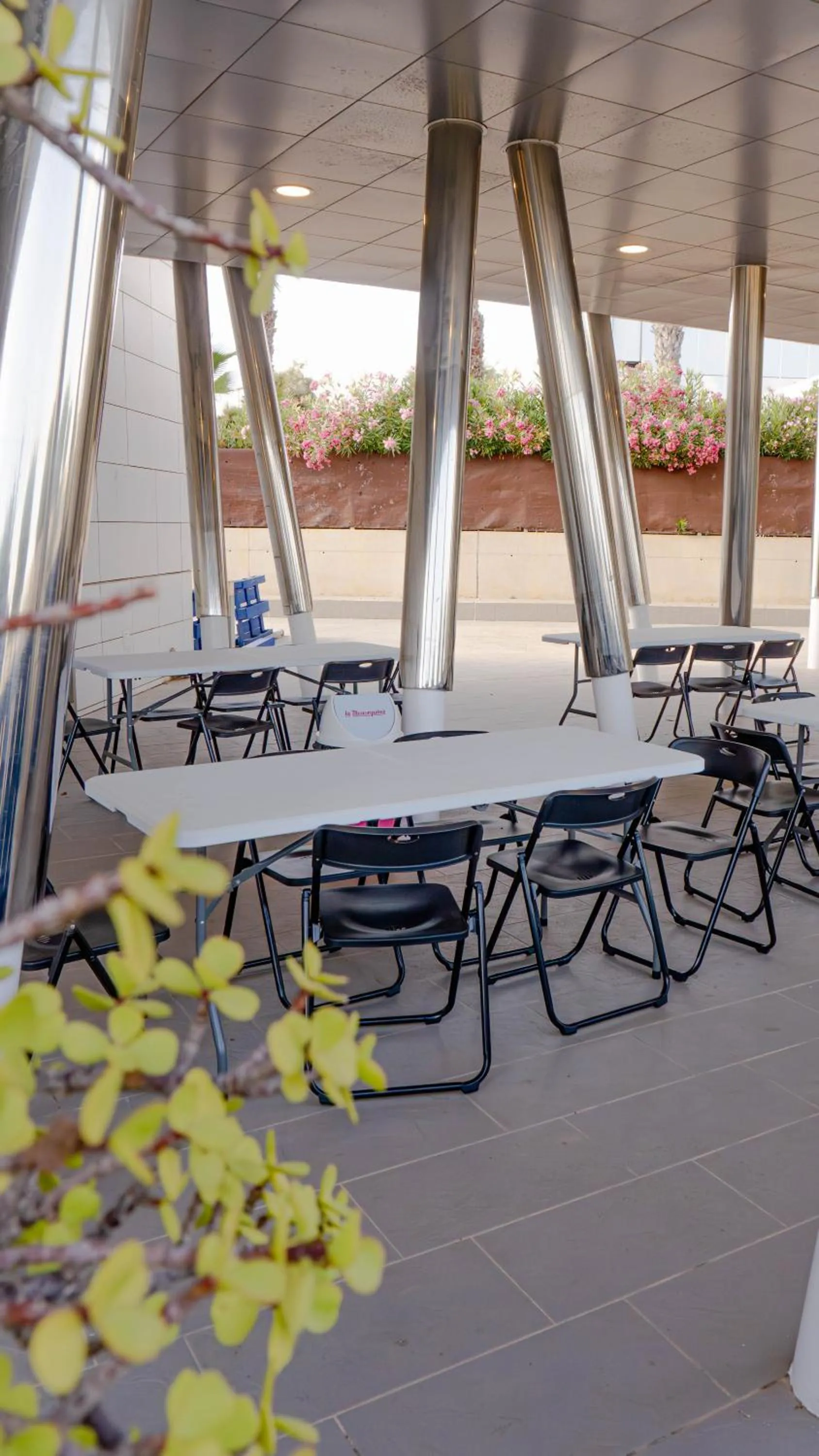 Seating area in Albergue Las Salinas