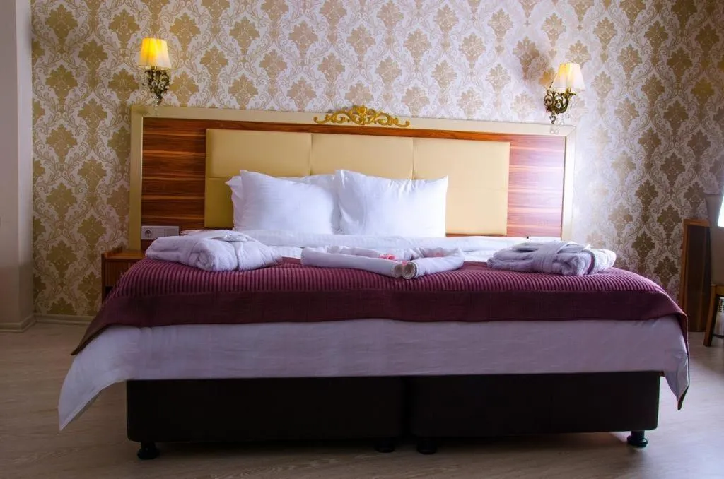 Bed in Almero Termal Spa Otel