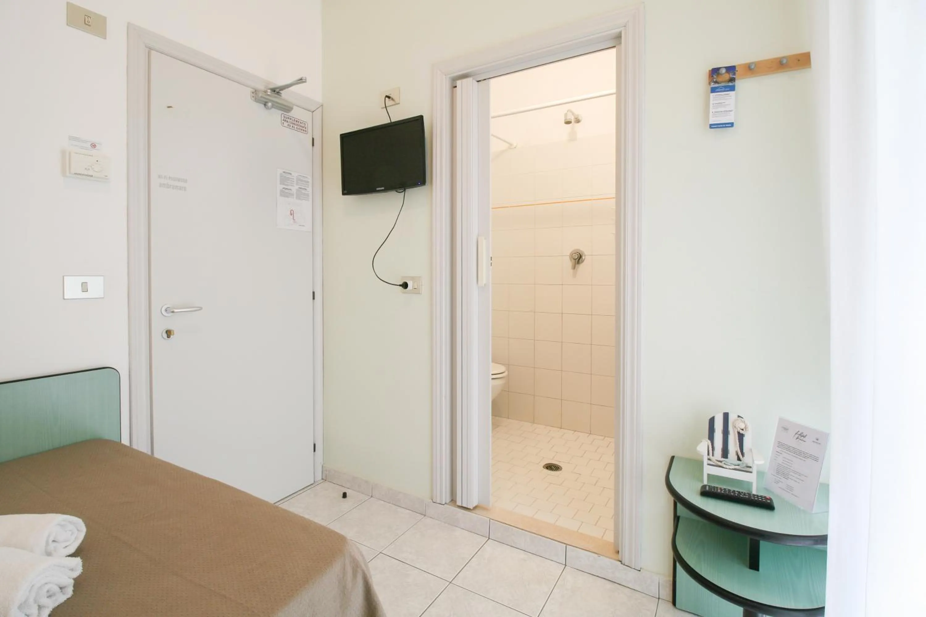 Bathroom, Bed in Ambra Hotel Cattolica