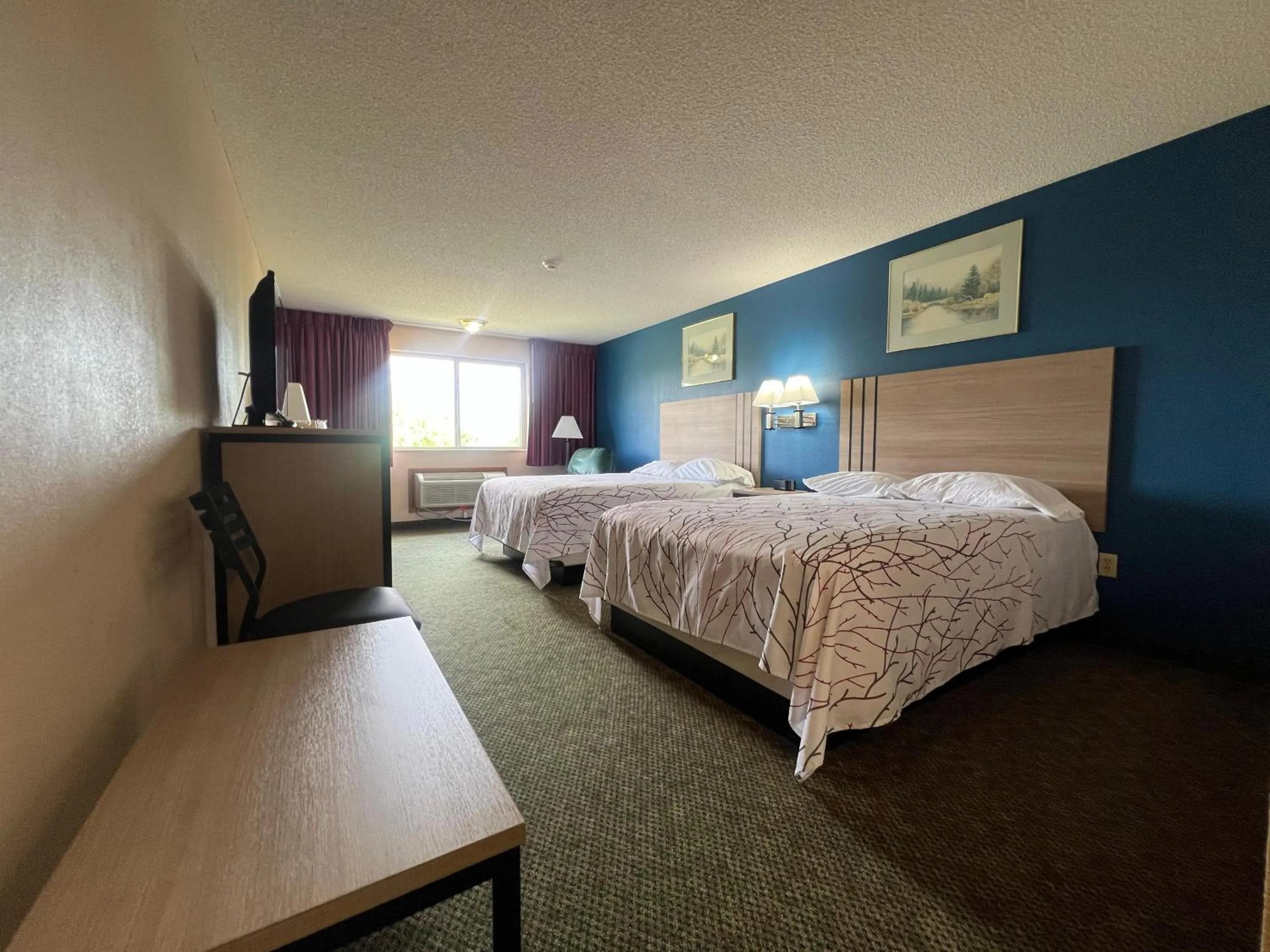 Bedroom, Bed in Capital O Marysville Surf Motel Kansas