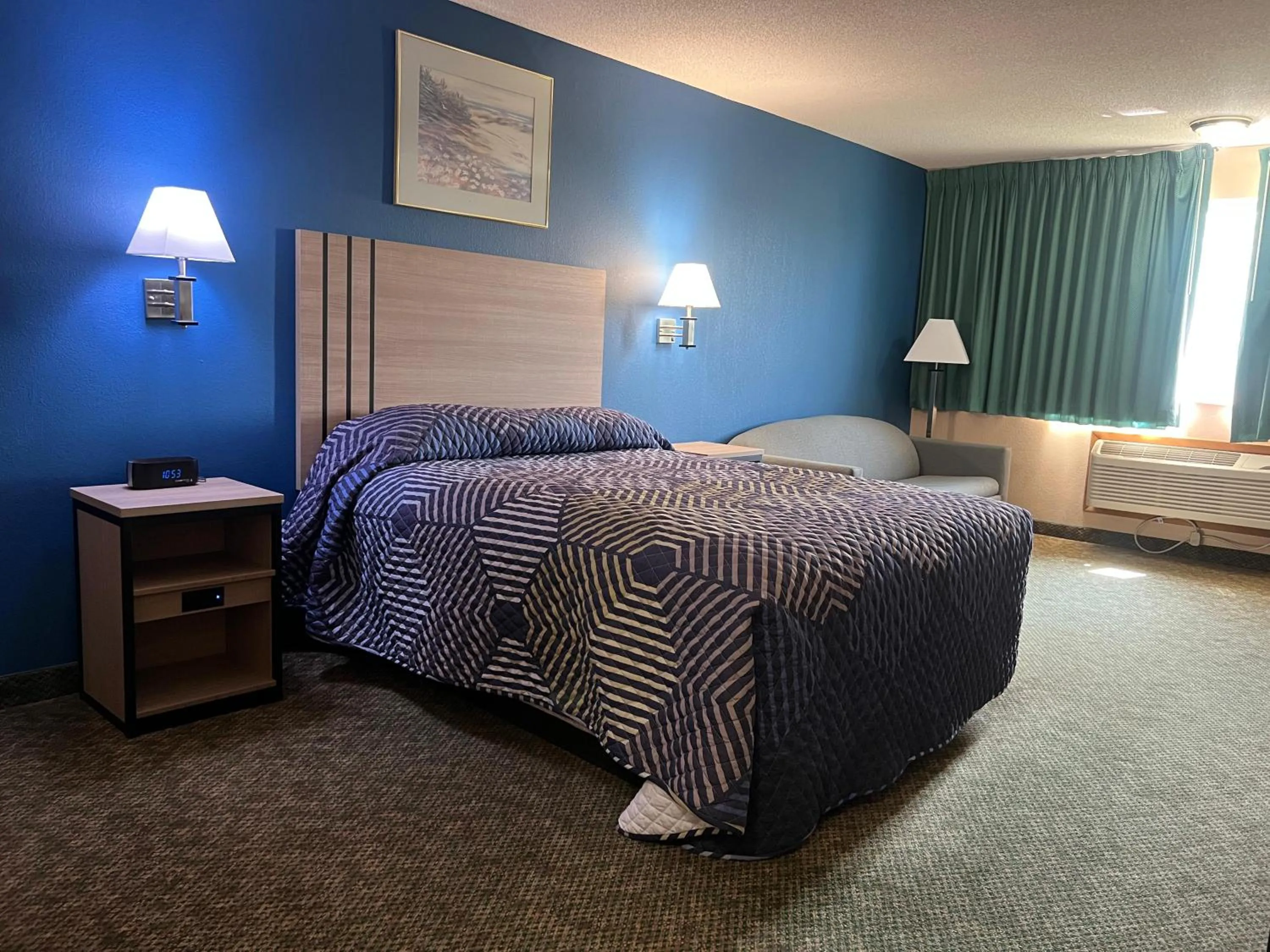 Bedroom, Bed in Capital O Marysville Surf Motel Kansas