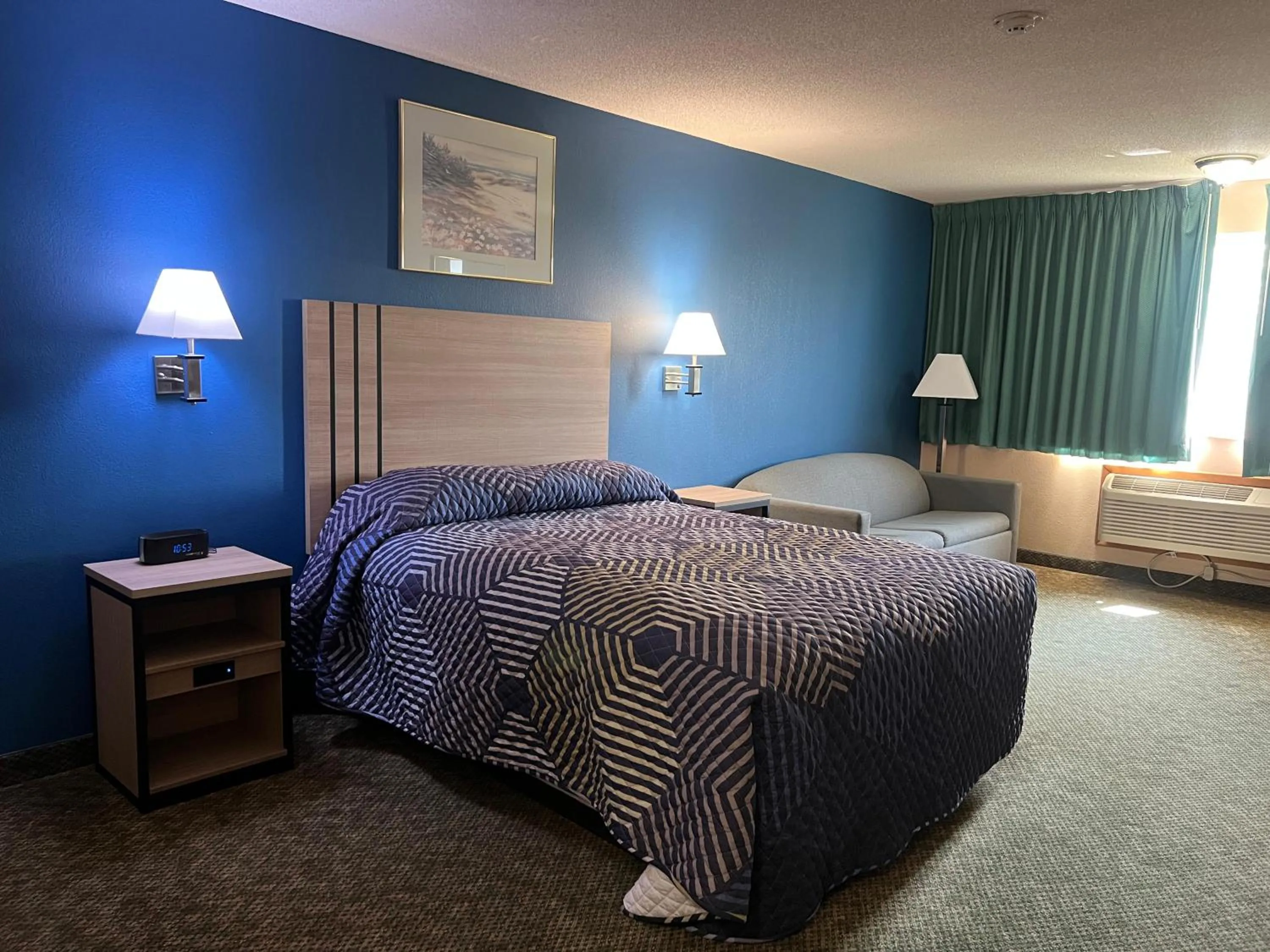 Bedroom, Bed in Capital O Marysville Surf Motel Kansas