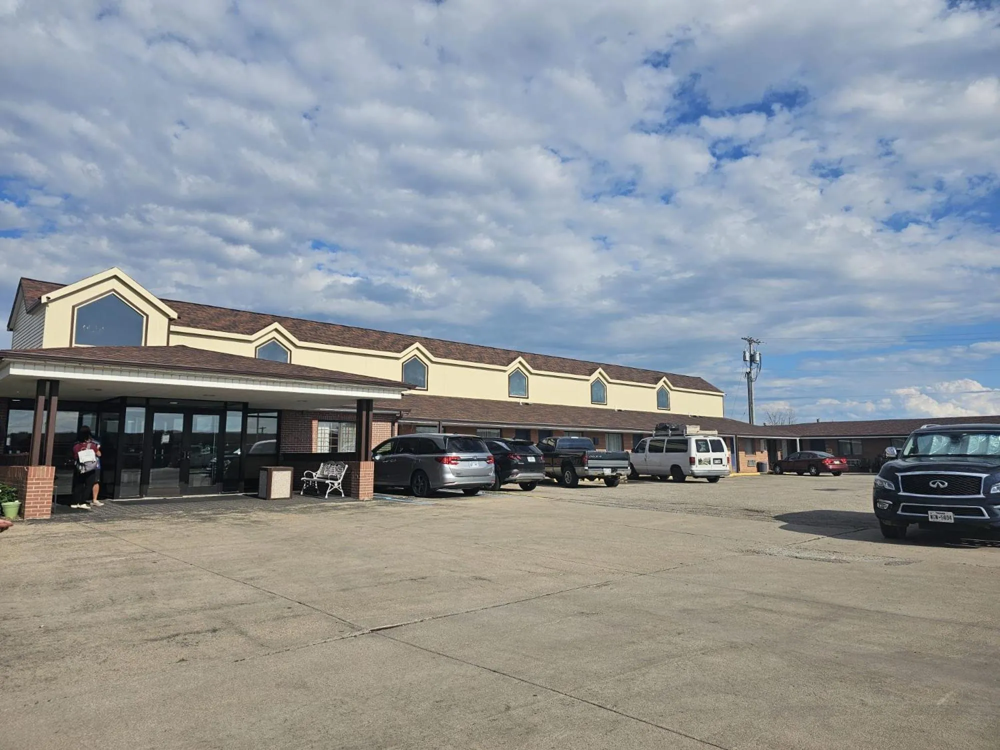Facade/entrance in Capital O Marysville Surf Motel Kansas